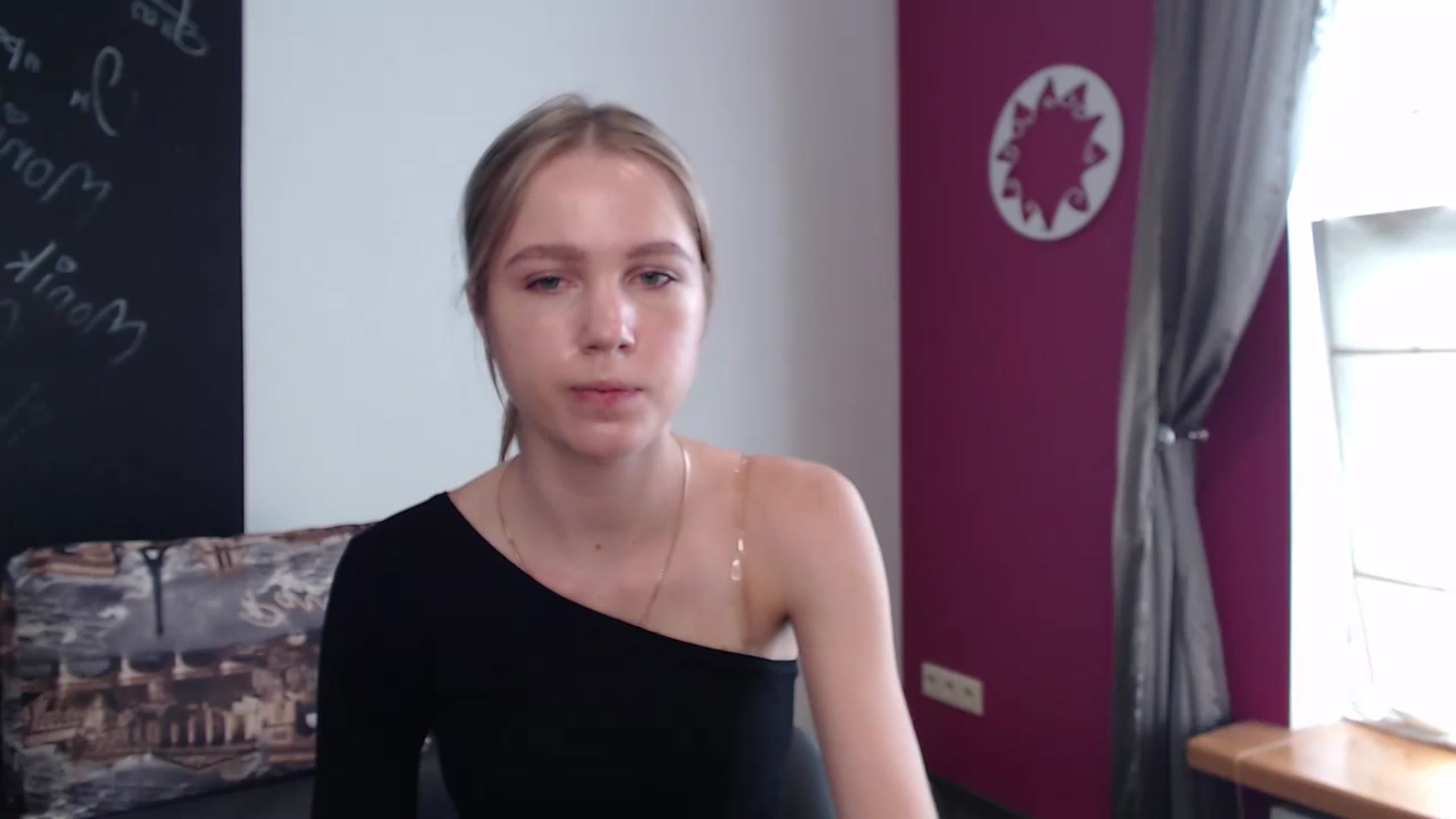 Gallery image thumbnail from Kate_Lewiss's myfreecams stream on, 04/01/2024, 08:02 image 17 of 20