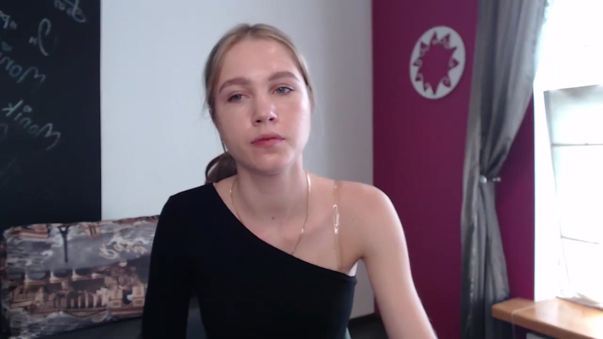 Gallery image thumbnail from Kate_Lewiss's myfreecams stream on, 04/01/2024, 08:02 image 13 of 20