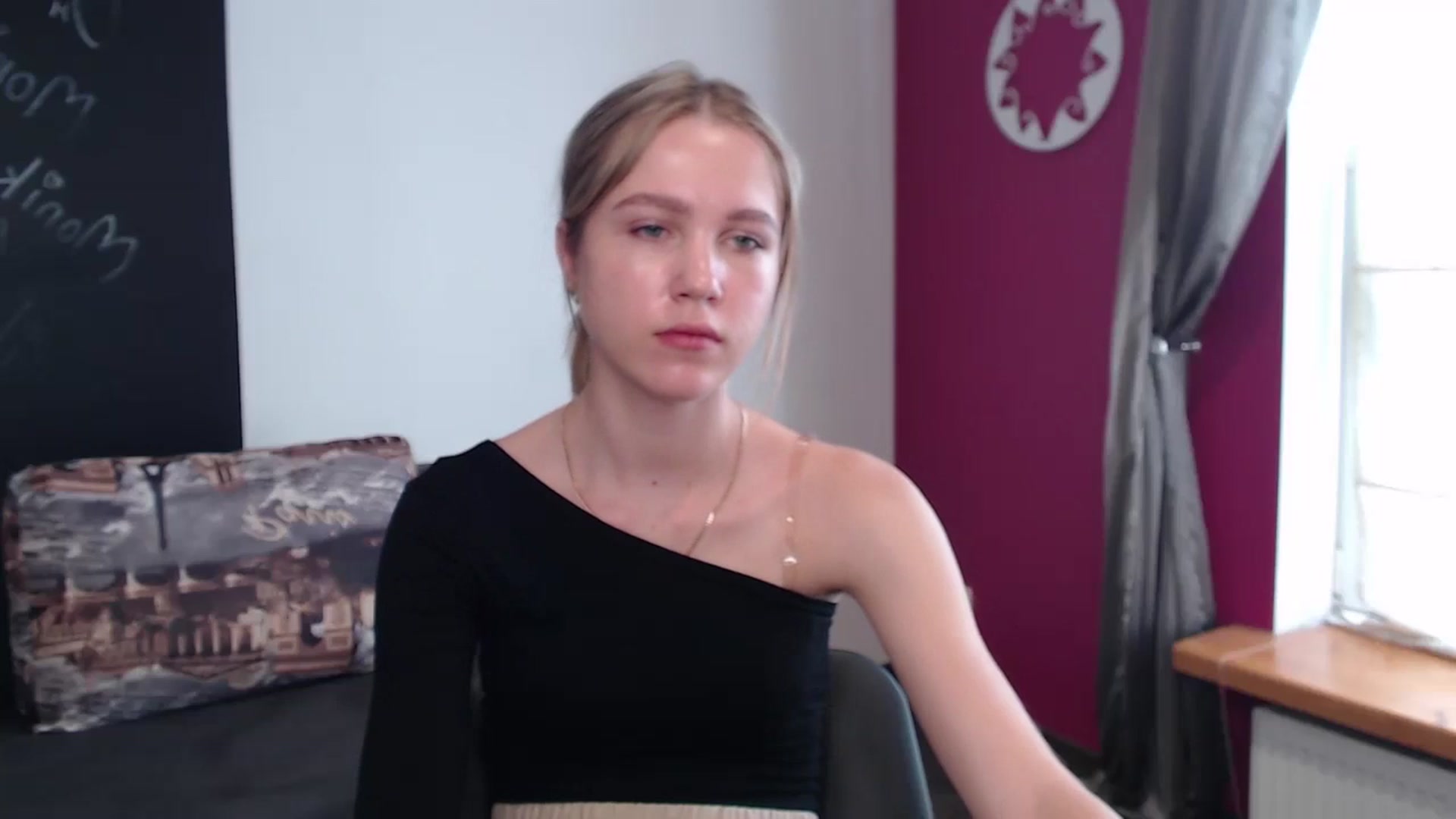Gallery image thumbnail from Kate_Lewiss's myfreecams stream on, 04/01/2024, 09:28 image 2 of 20