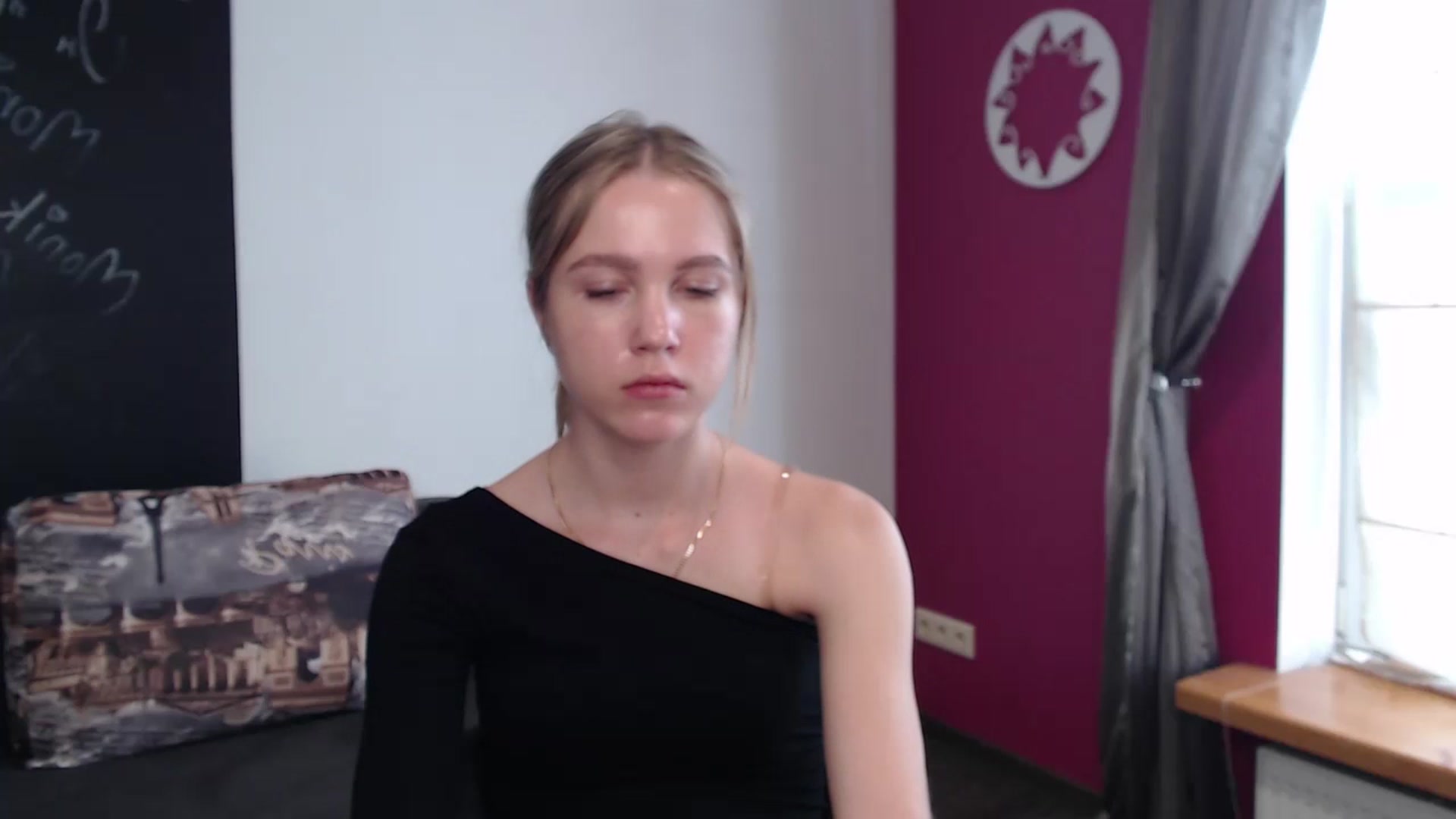 Gallery image thumbnail from Kate_Lewiss's myfreecams stream on, 04/01/2024, 09:28 image 5 of 20
