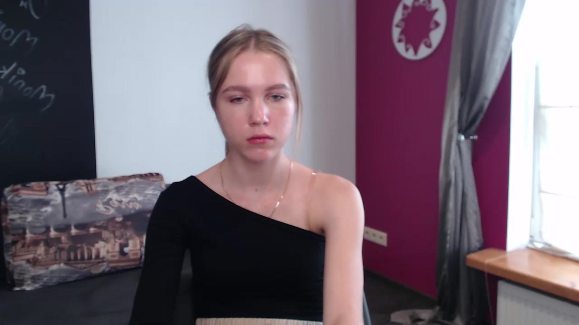 Gallery image thumbnail from Kate_Lewiss's myfreecams stream on, 04/01/2024, 09:28 image 3 of 20