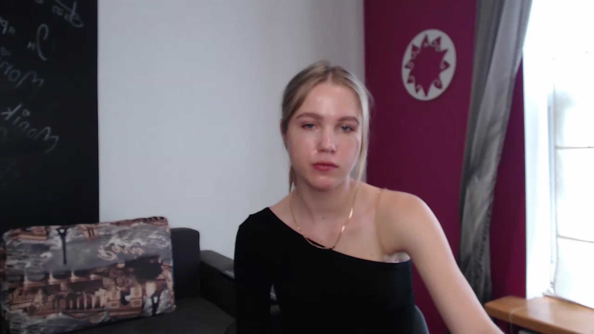 Gallery image thumbnail from Kate_Lewiss's myfreecams stream on, 04/01/2024, 09:28 image 9 of 20