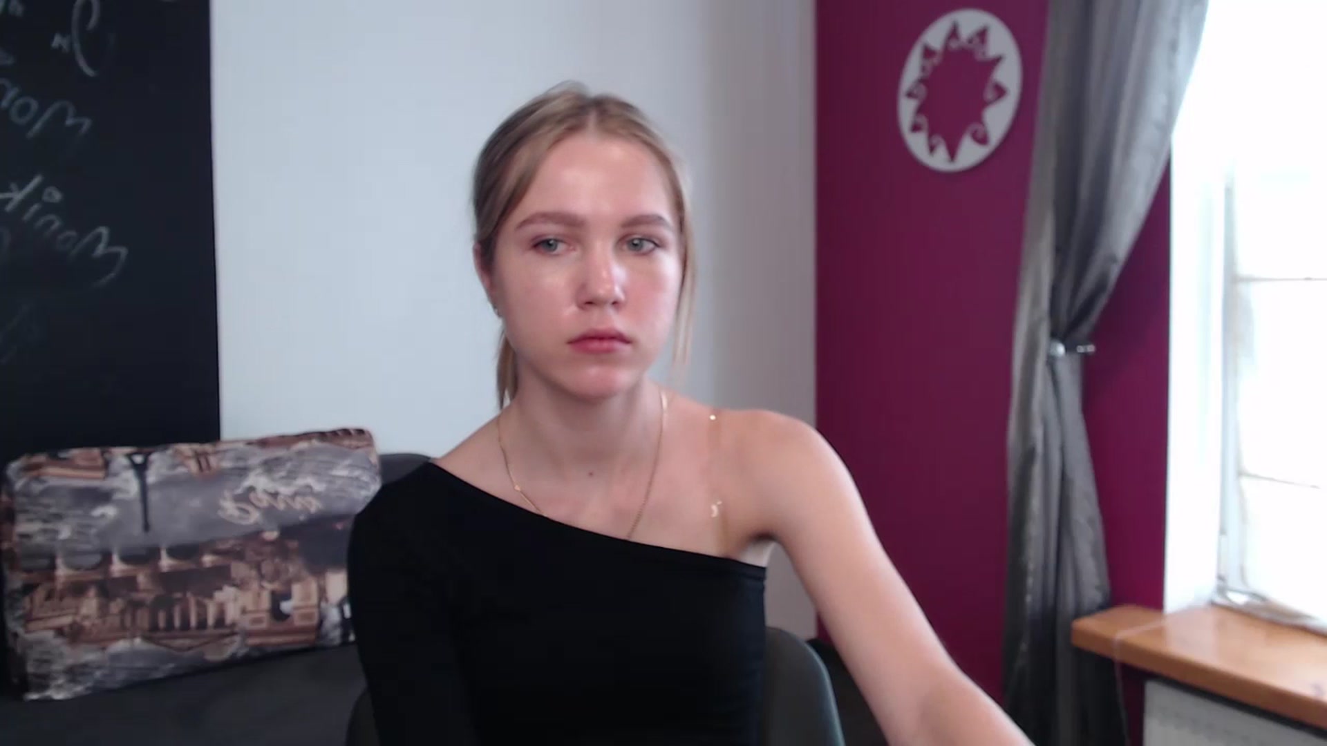 Gallery image thumbnail from Kate_Lewiss's myfreecams stream on, 04/01/2024, 09:28 image 4 of 20