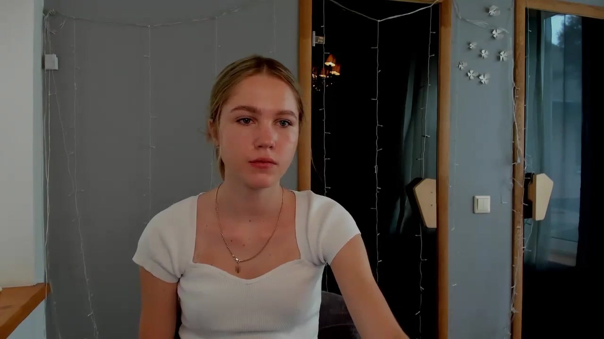 Gallery image thumbnail from Kate_Lewiss's myfreecams stream on, 04/02/2024, 06:19 image 4 of 20