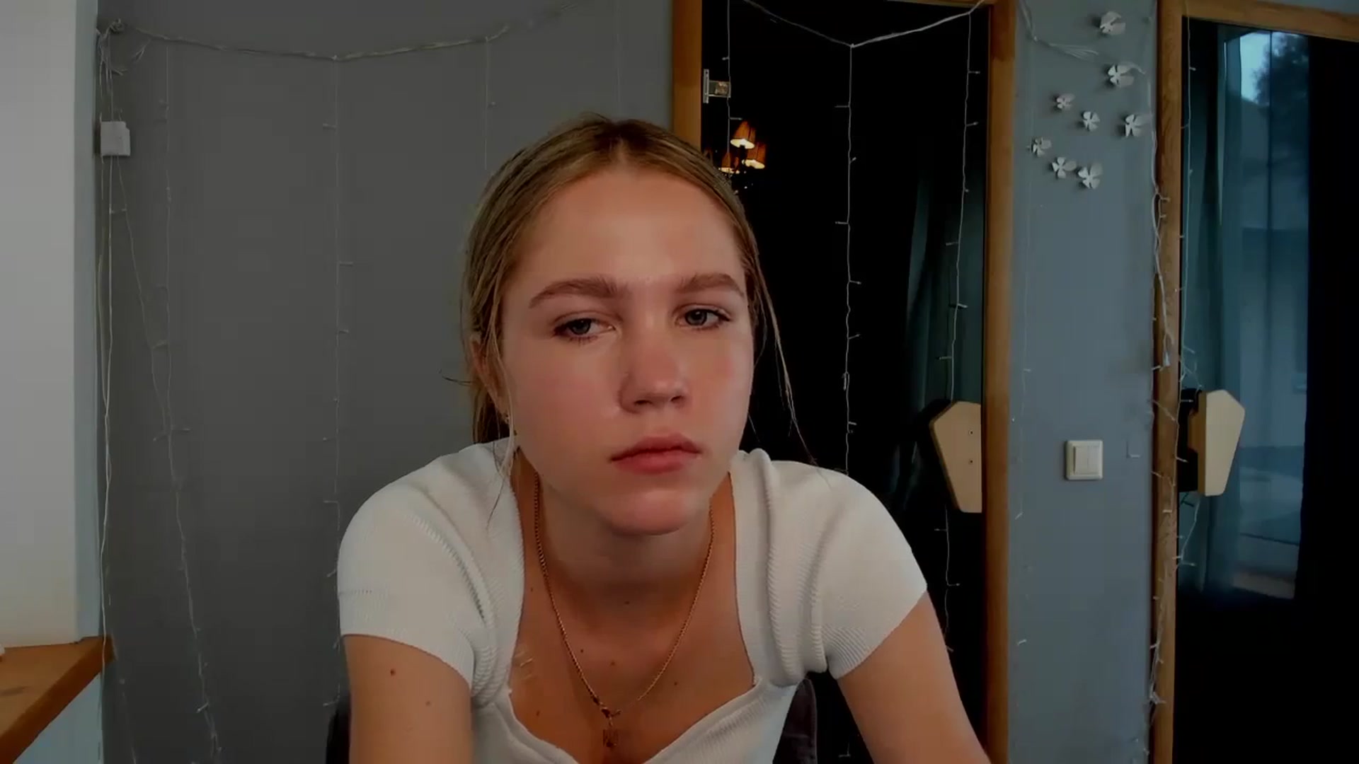 Gallery image thumbnail from Kate_Lewiss's myfreecams stream on, 04/02/2024, 06:19 image 15 of 20