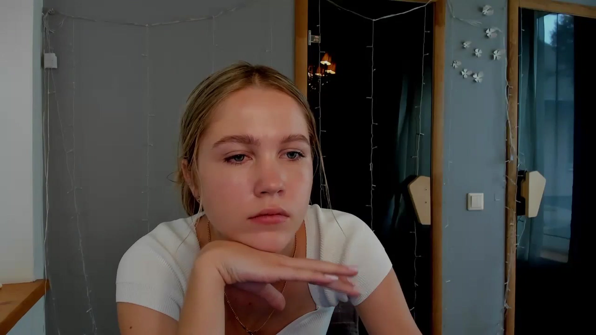 Gallery image thumbnail from Kate_Lewiss's myfreecams stream on, 04/02/2024, 06:19 image 19 of 20