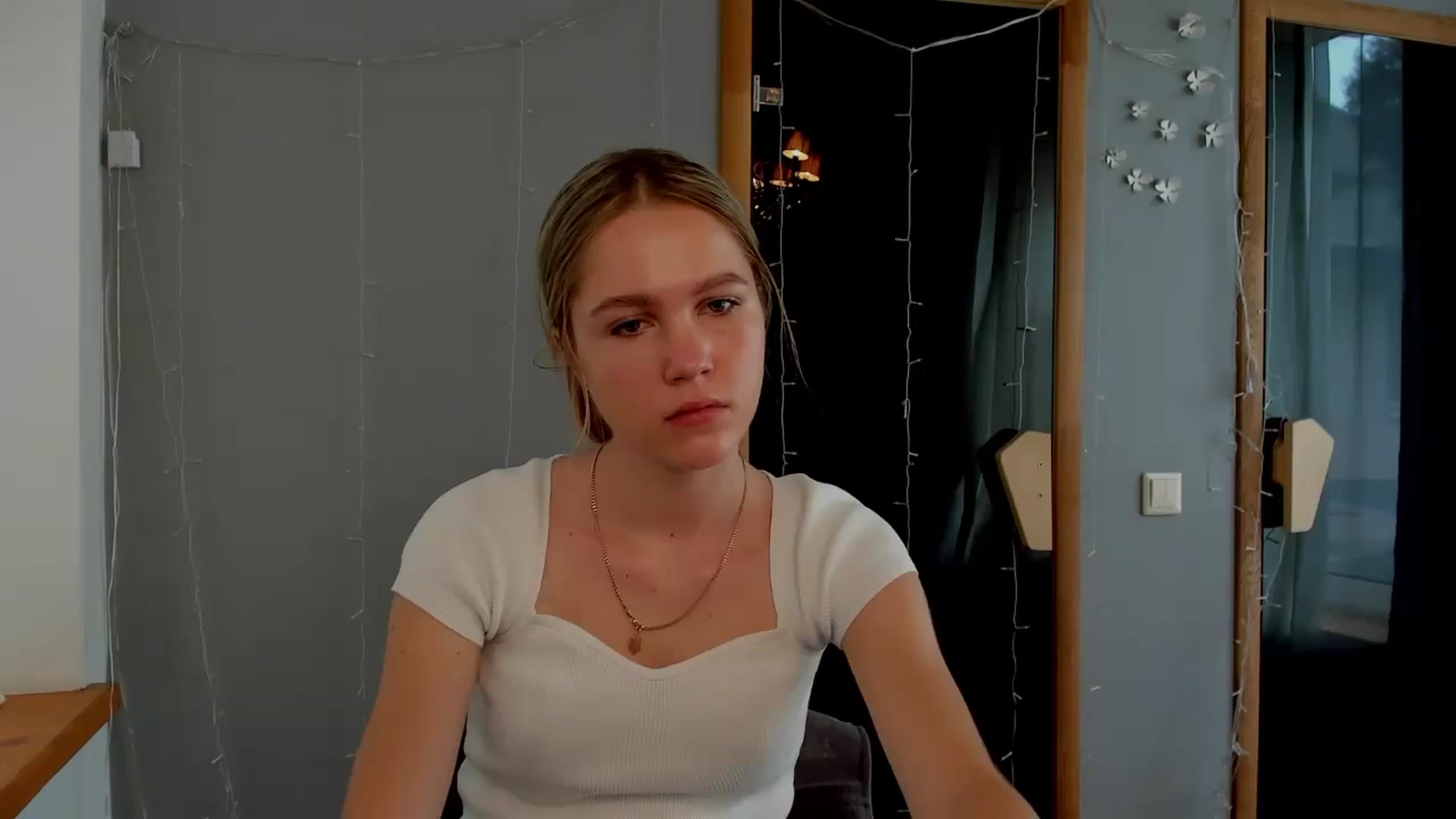 Gallery image thumbnail from Kate_Lewiss's myfreecams stream on, 04/02/2024, 06:19 image 5 of 20