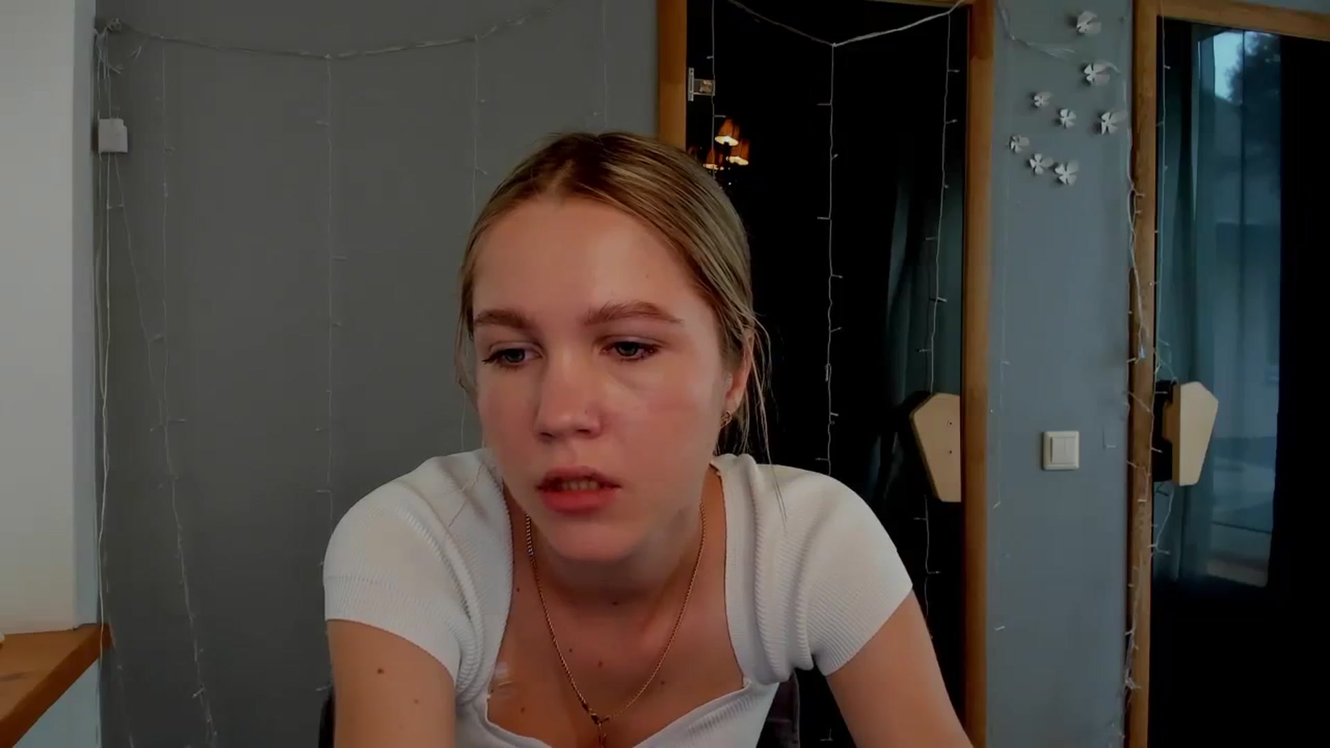 Gallery image thumbnail from Kate_Lewiss's myfreecams stream on, 04/02/2024, 06:19 image 18 of 20