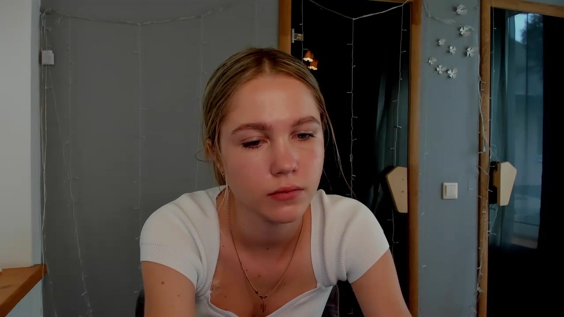 Gallery image thumbnail from Kate_Lewiss's myfreecams stream on, 04/02/2024, 06:19 image 17 of 20
