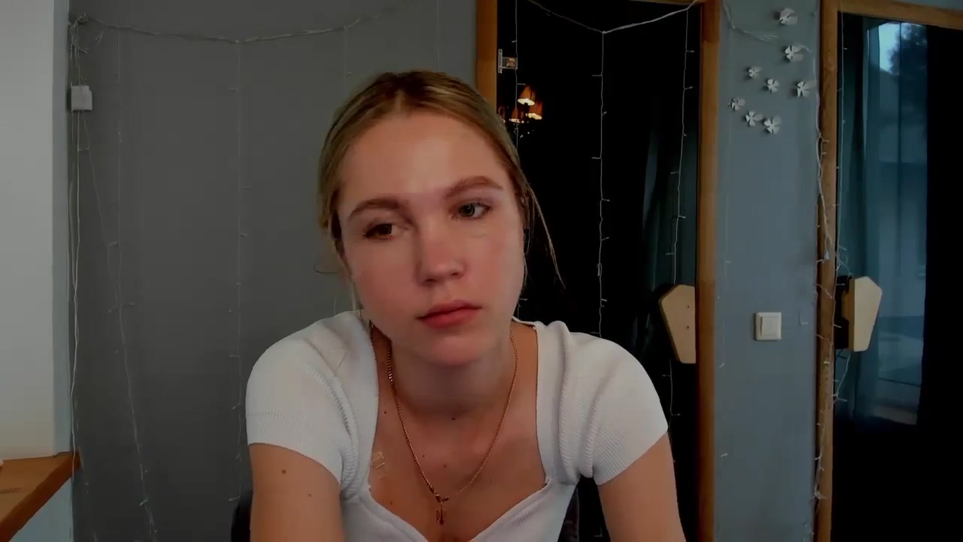 Gallery image thumbnail from Kate_Lewiss's myfreecams stream on, 04/02/2024, 06:19 image 14 of 20