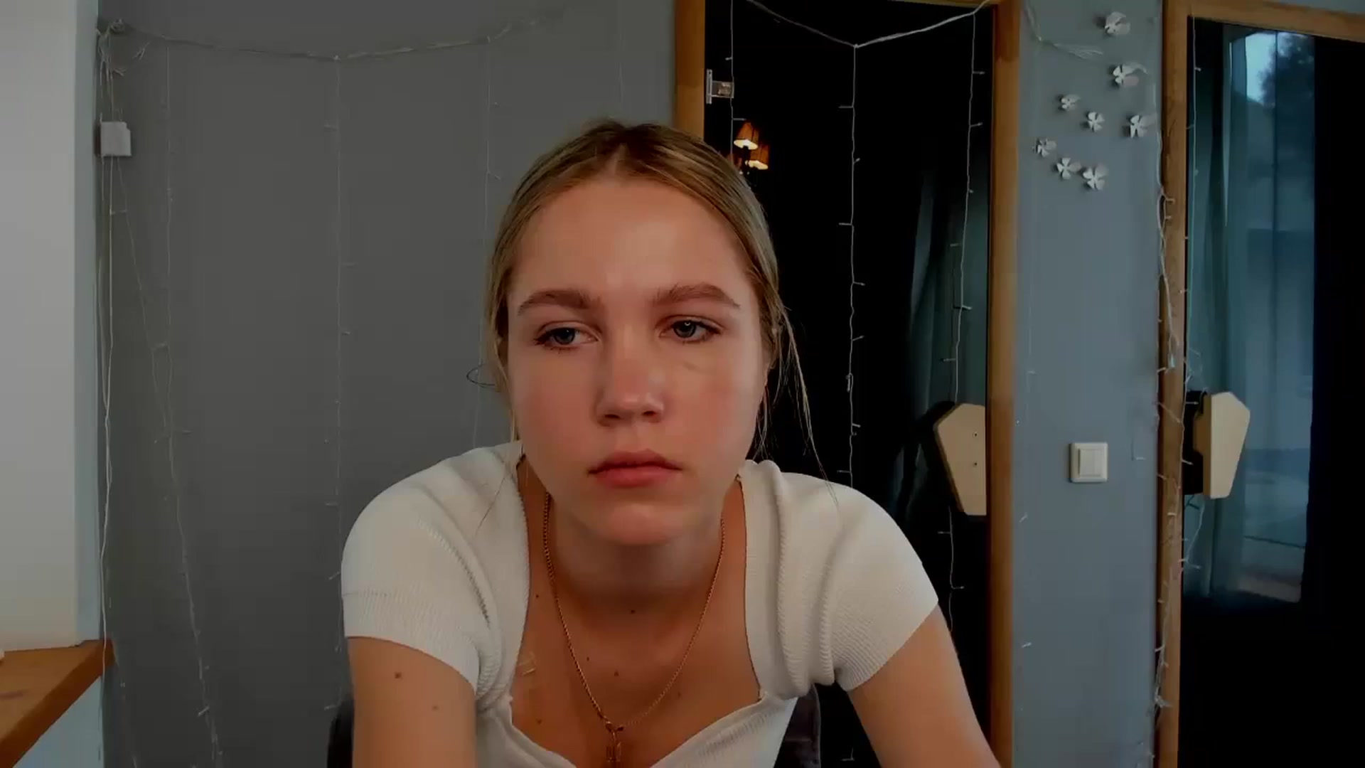 Gallery image thumbnail from Kate_Lewiss's myfreecams stream on, 04/02/2024, 06:19 image 16 of 20