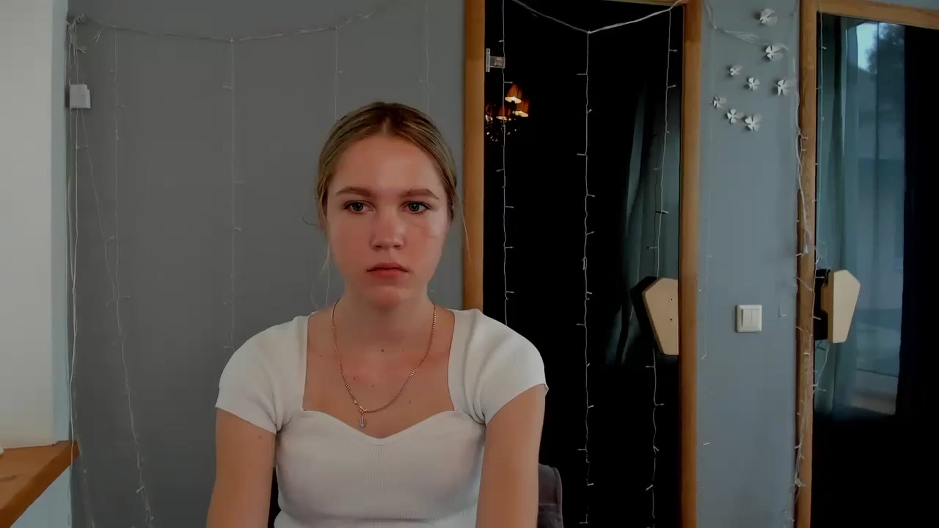 Gallery image thumbnail from Kate_Lewiss's myfreecams stream on, 04/02/2024, 06:19 image 8 of 20