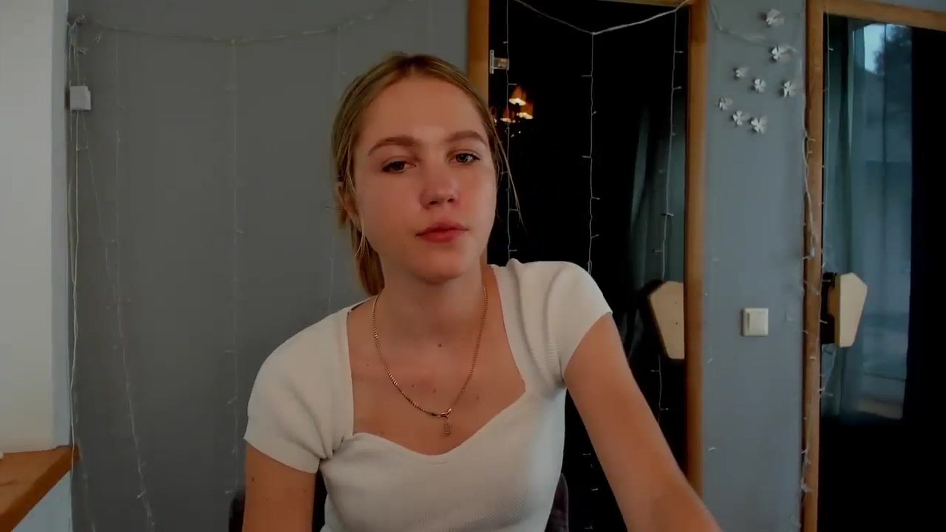Gallery image thumbnail from Kate_Lewiss's myfreecams stream on, 04/02/2024, 06:19 image 11 of 20