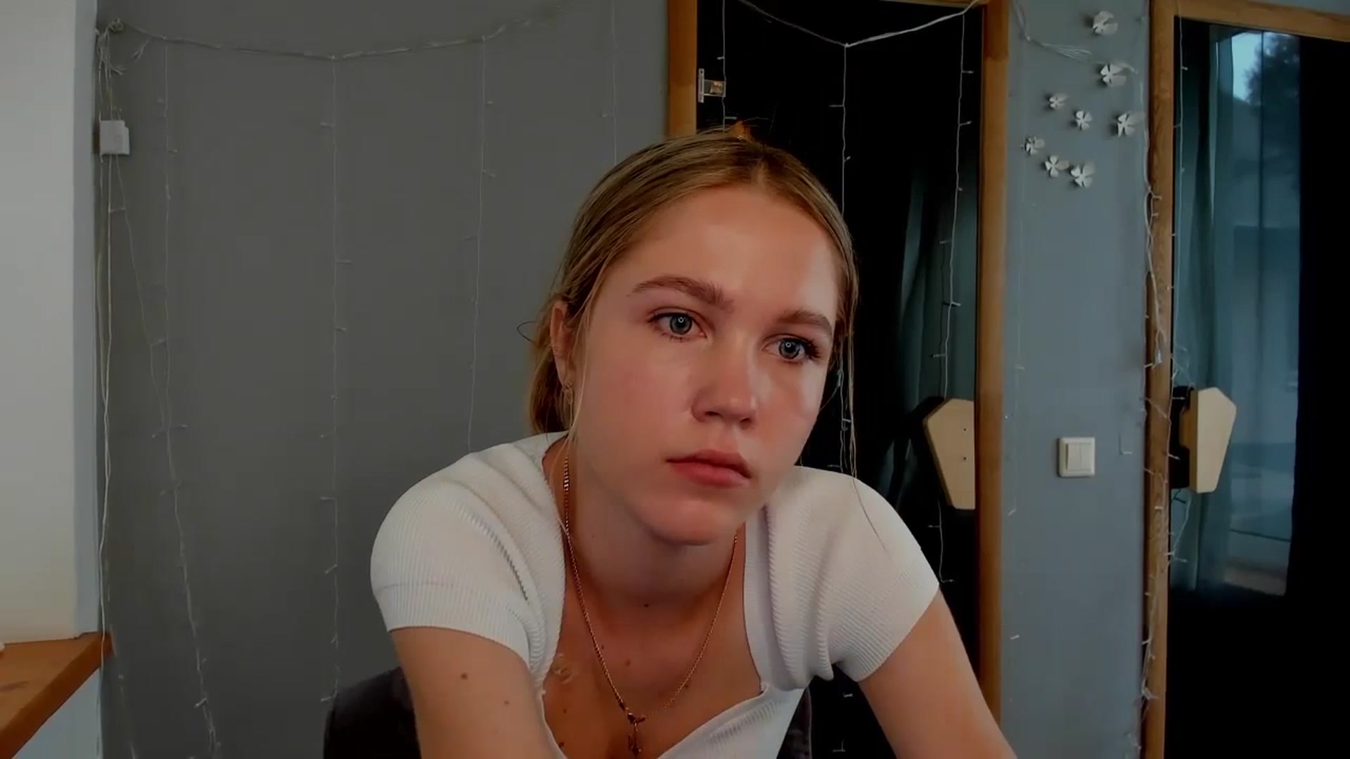 Gallery image thumbnail from Kate_Lewiss's myfreecams stream on, 04/02/2024, 06:19 image 20 of 20
