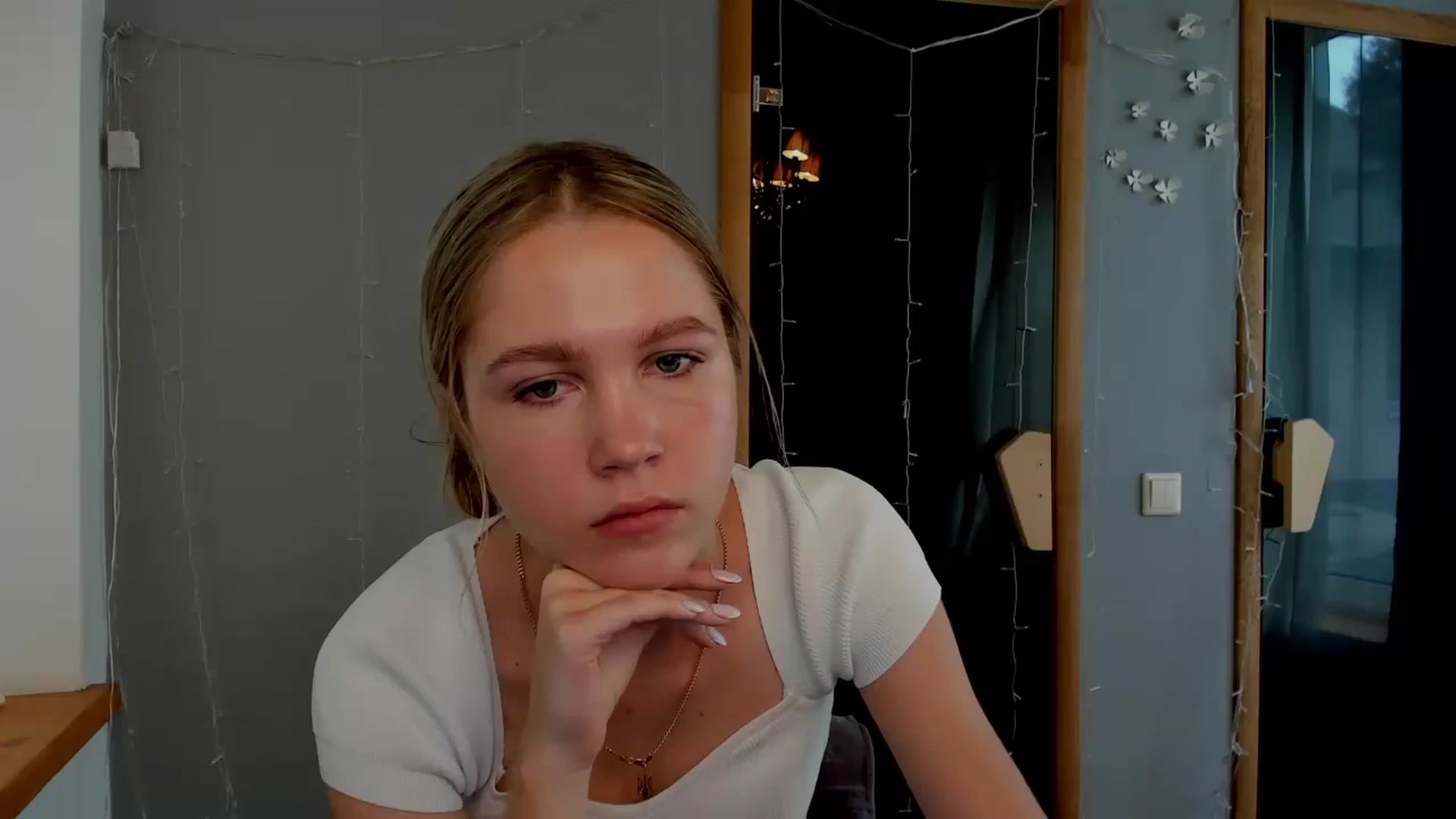 Gallery image thumbnail from Kate_Lewiss's myfreecams stream on, 04/02/2024, 06:19 image 12 of 20