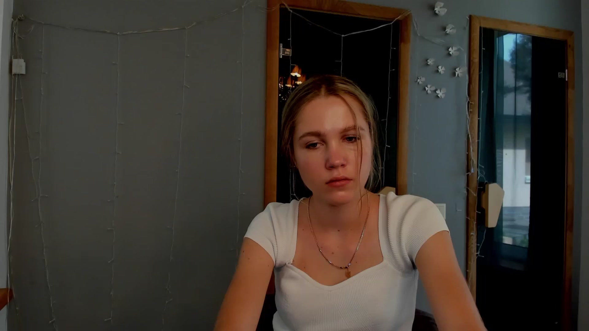 Gallery image thumbnail from Kate_Lewiss's myfreecams stream on, 04/02/2024, 10:42 image 4 of 20