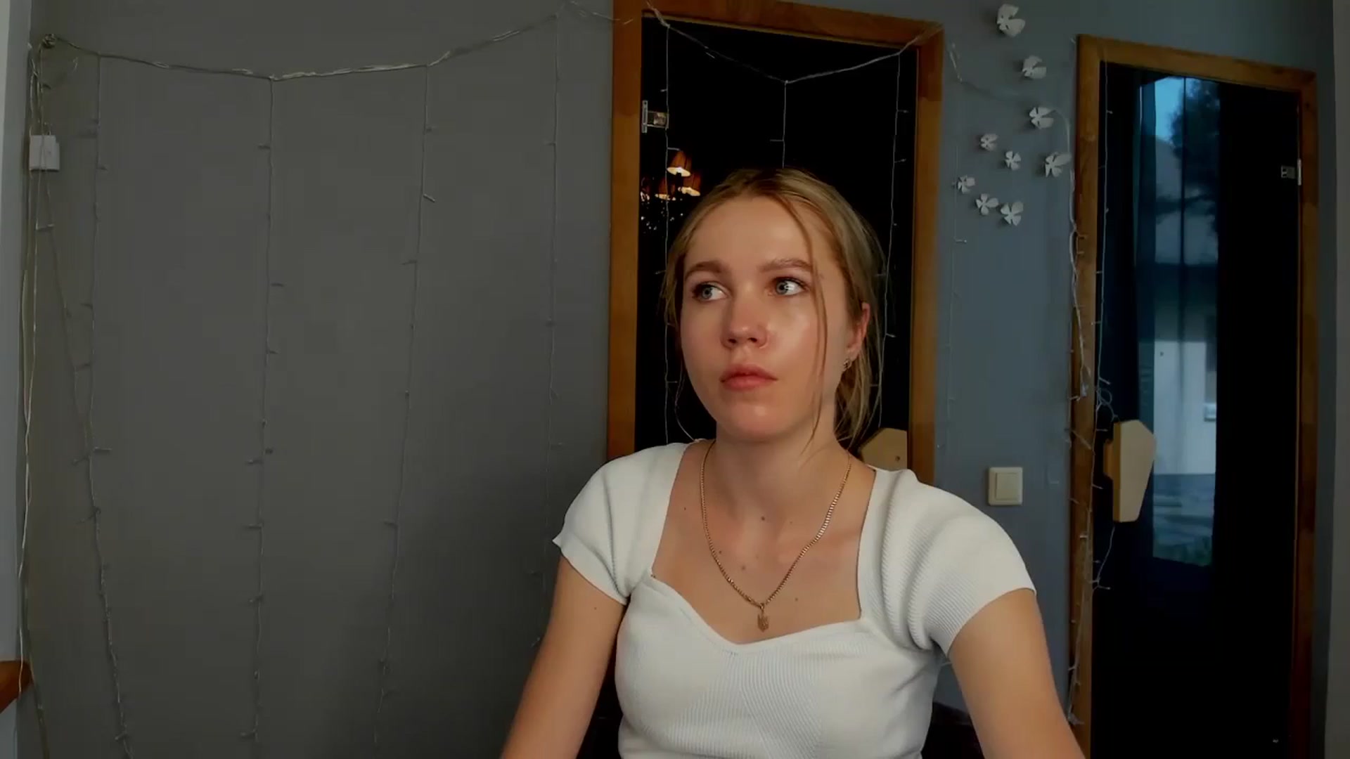 Gallery image thumbnail from Kate_Lewiss's myfreecams stream on, 04/02/2024, 10:42 image 9 of 20