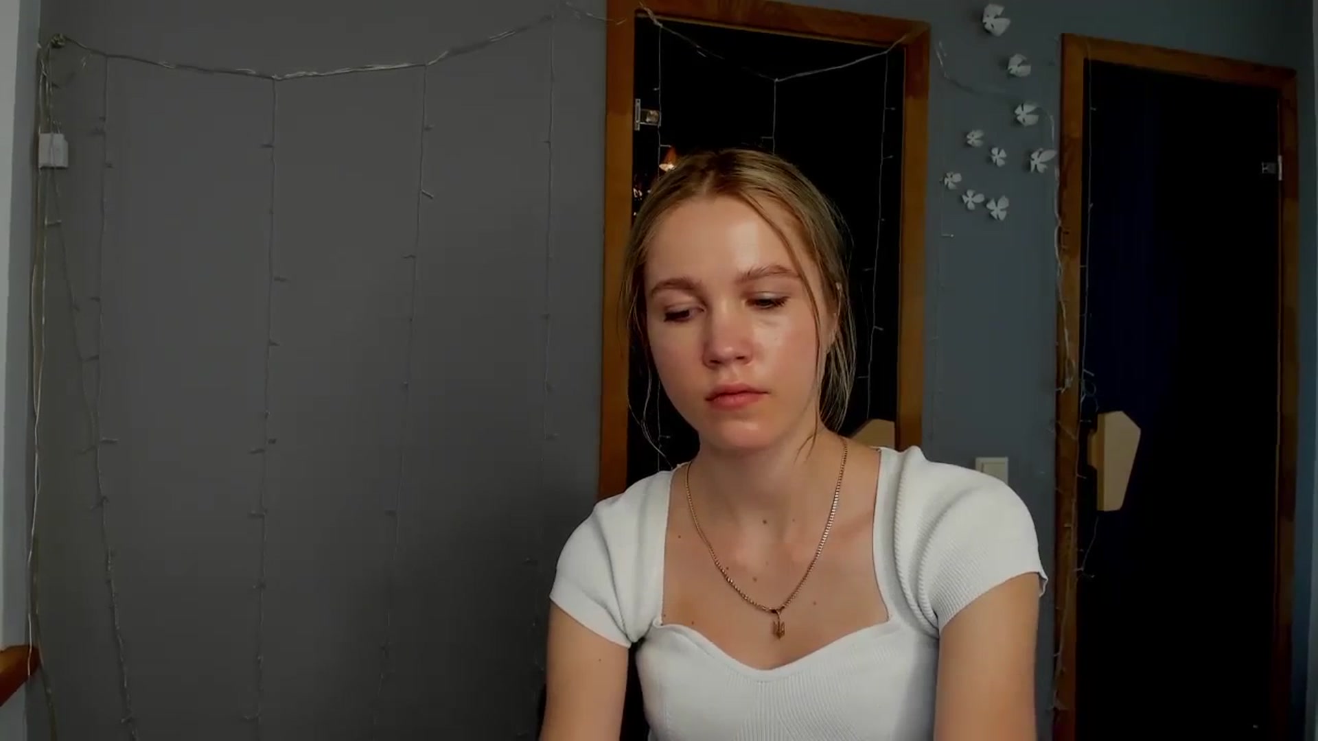 Gallery image thumbnail from Kate_Lewiss's myfreecams stream on, 04/02/2024, 10:42 image 15 of 20