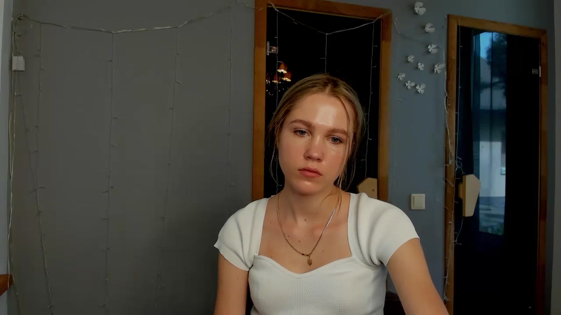 Gallery image thumbnail from Kate_Lewiss's myfreecams stream on, 04/02/2024, 10:42 image 10 of 20
