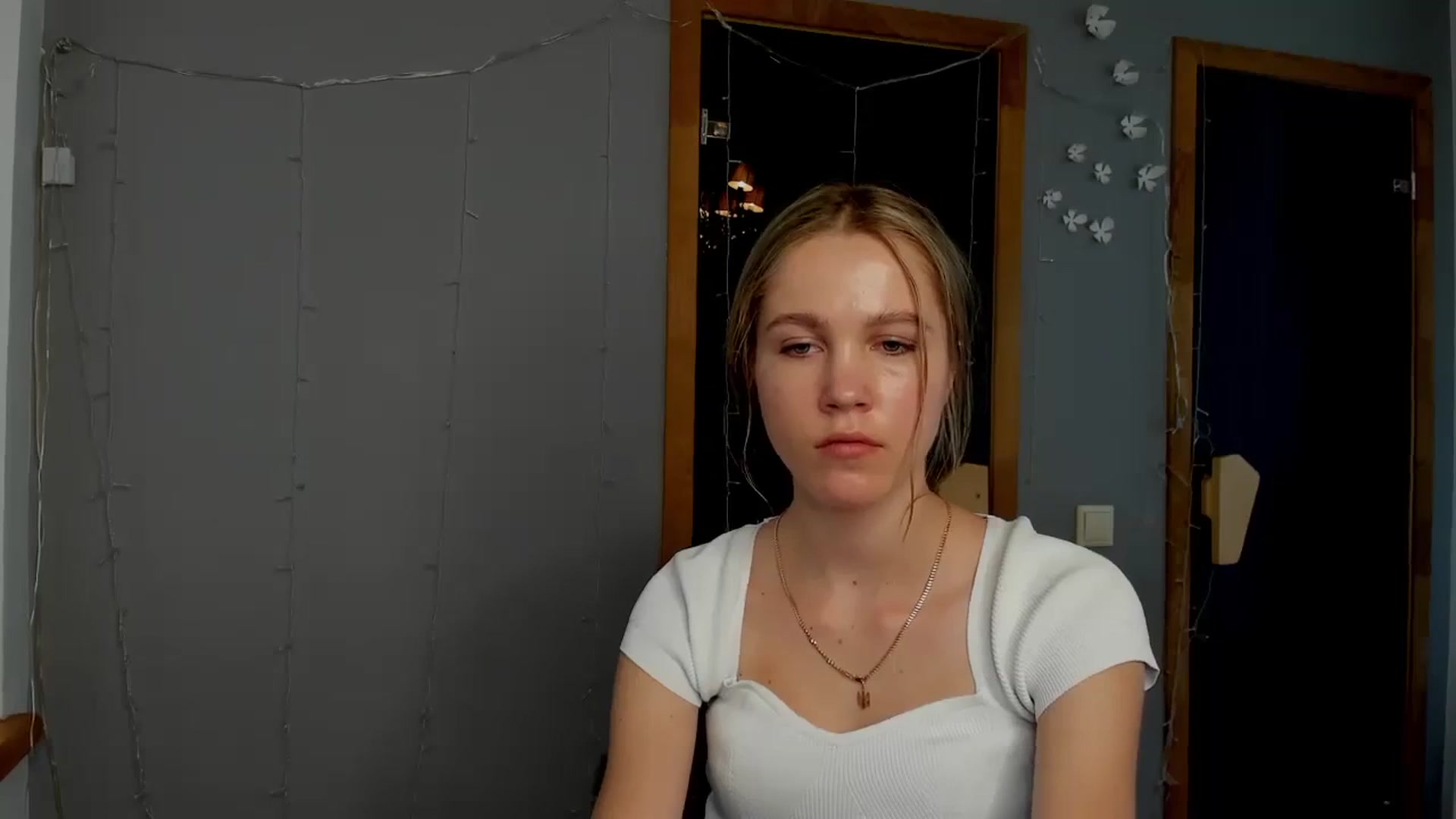 Gallery image thumbnail from Kate_Lewiss's myfreecams stream on, 04/02/2024, 10:42 image 17 of 20