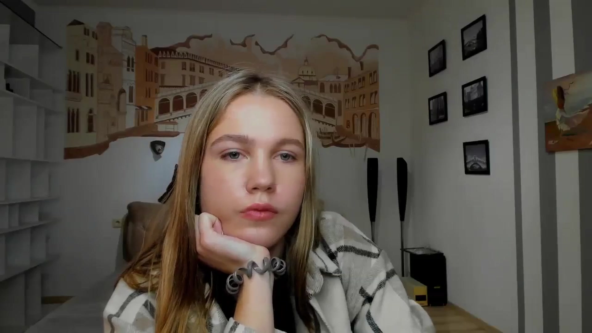 Gallery image thumbnail from Kate_Lewiss's myfreecams stream on, 04/03/2024, 07:48 image 20 of 20