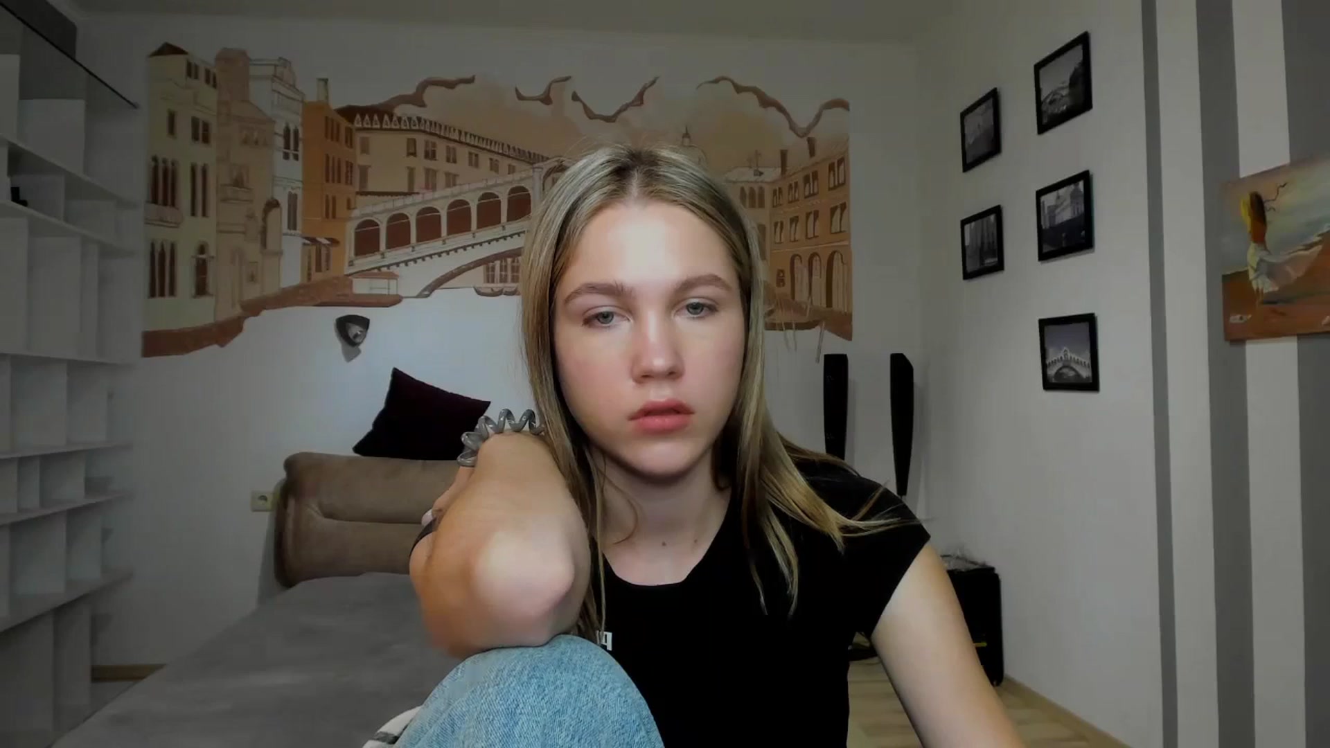 Gallery image thumbnail from Kate_Lewiss's myfreecams stream on, 04/03/2024, 07:48 image 9 of 20