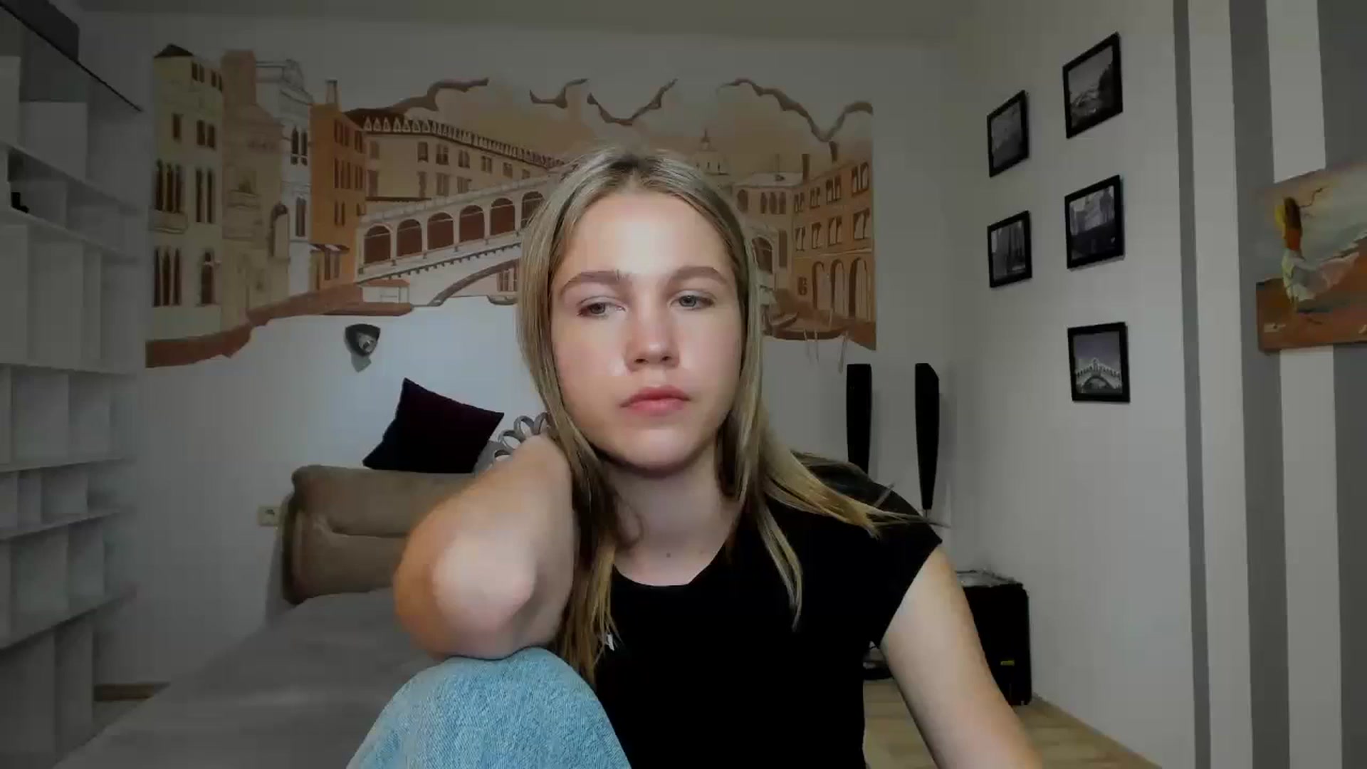 Gallery image thumbnail from Kate_Lewiss's myfreecams stream on, 04/03/2024, 07:48 image 8 of 20