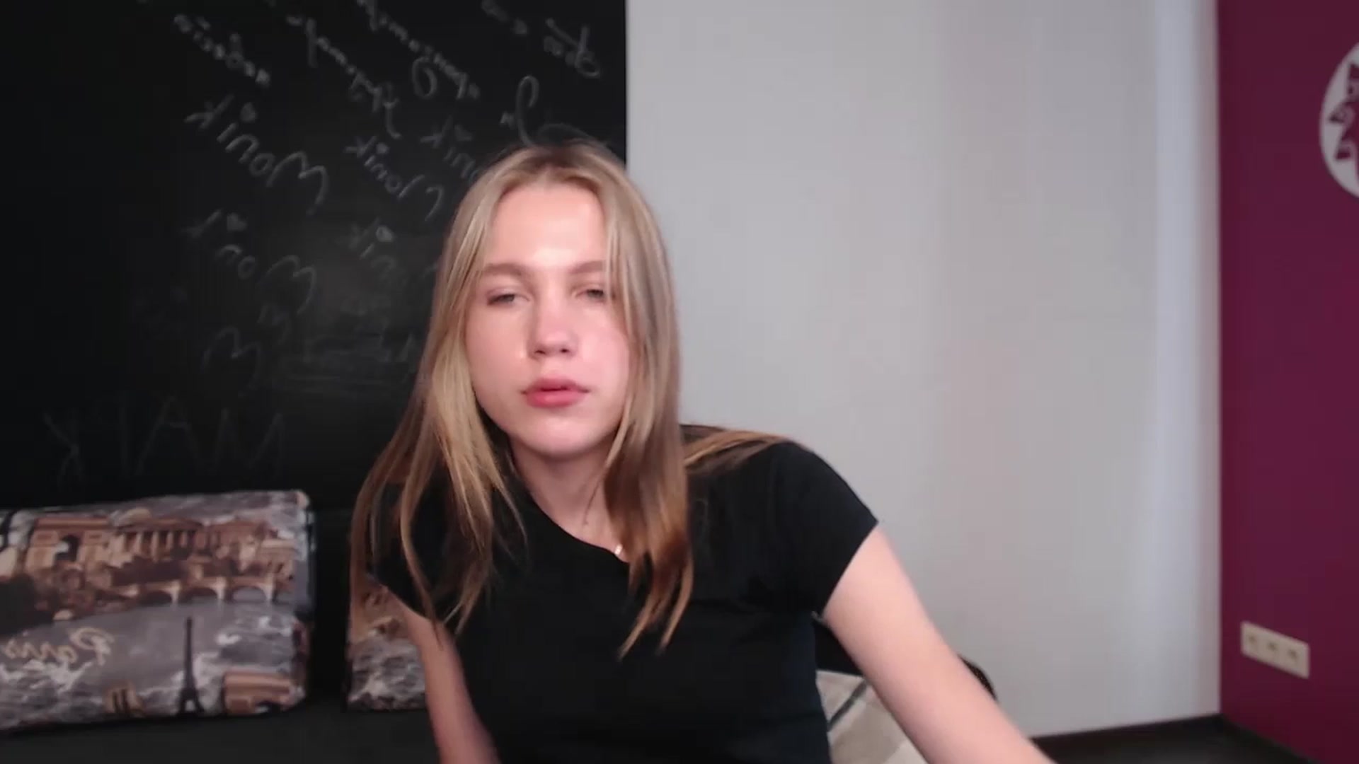 Gallery image thumbnail from Kate_Lewiss's myfreecams stream on, 04/04/2024, 09:33 image 5 of 20
