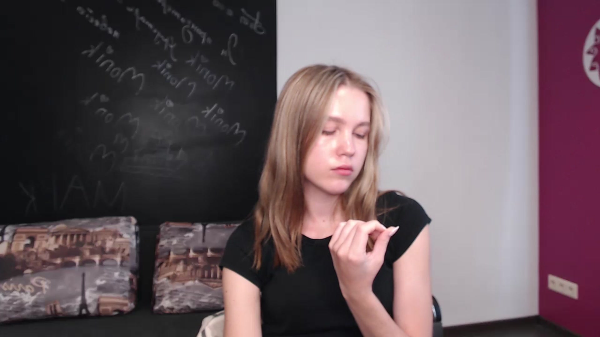 Gallery image thumbnail from Kate_Lewiss's myfreecams stream on, 04/04/2024, 09:33 image 14 of 20