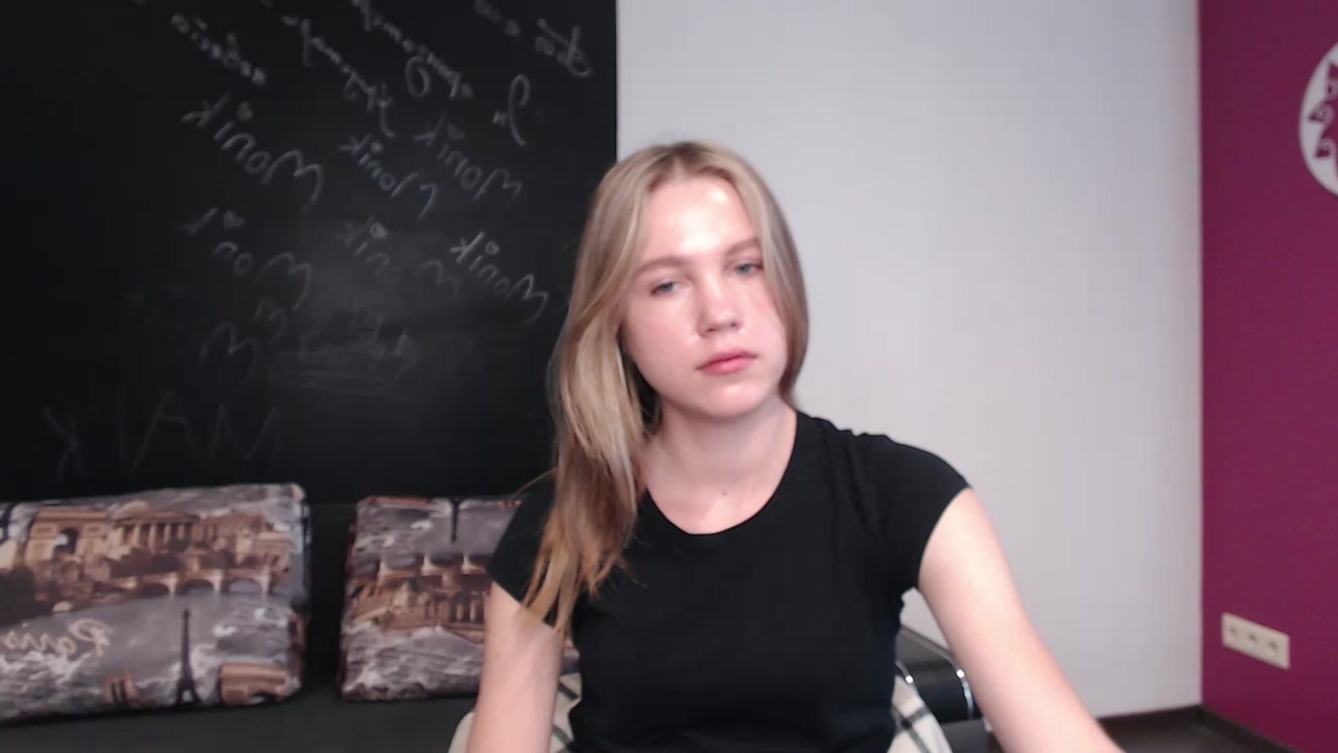 Gallery image thumbnail from Kate_Lewiss's myfreecams stream on, 04/04/2024, 10:18 image 4 of 20