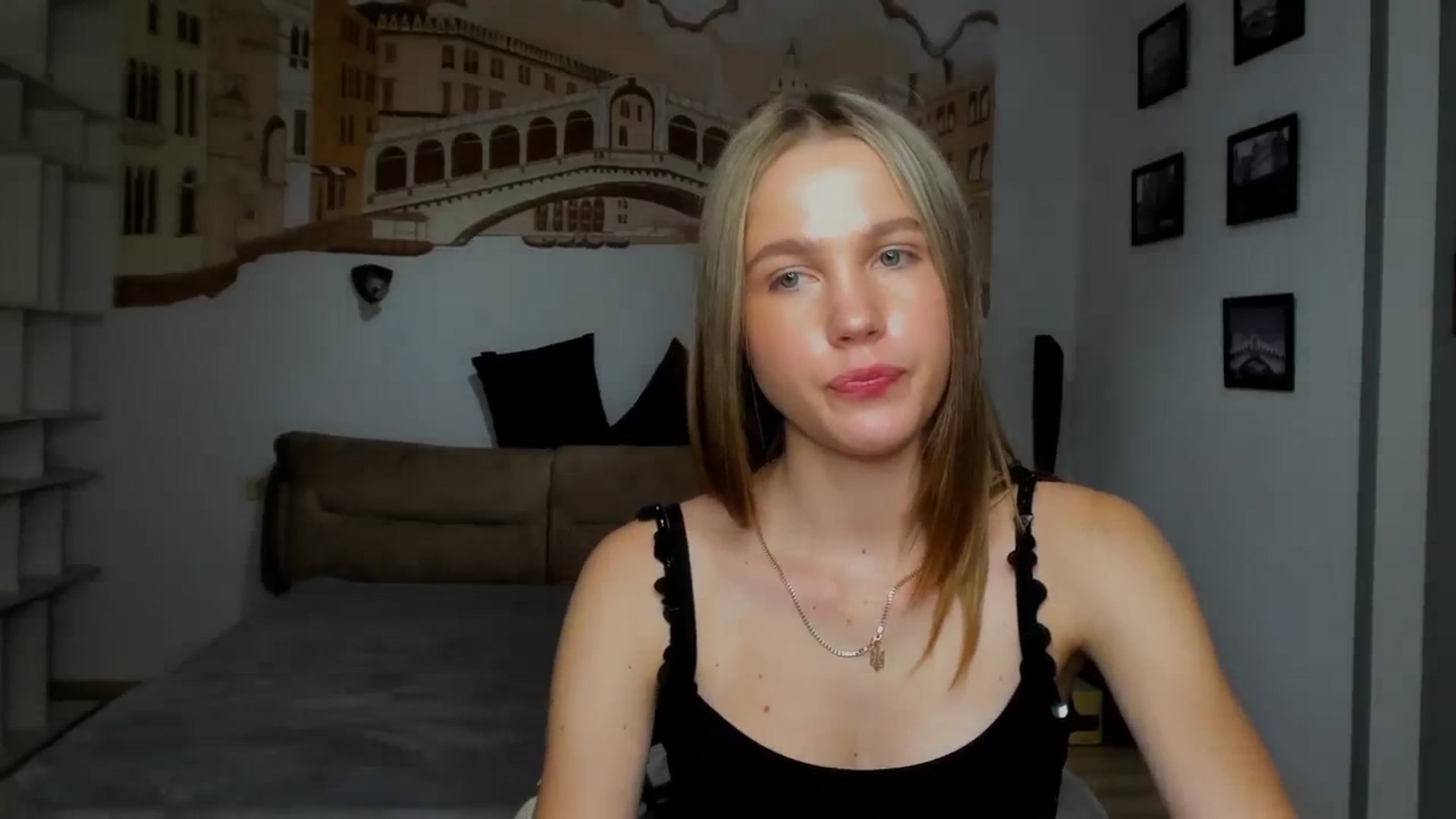 Gallery image thumbnail from Kate_Lewiss's myfreecams stream on, 04/10/2024, 11:04 image 3 of 20