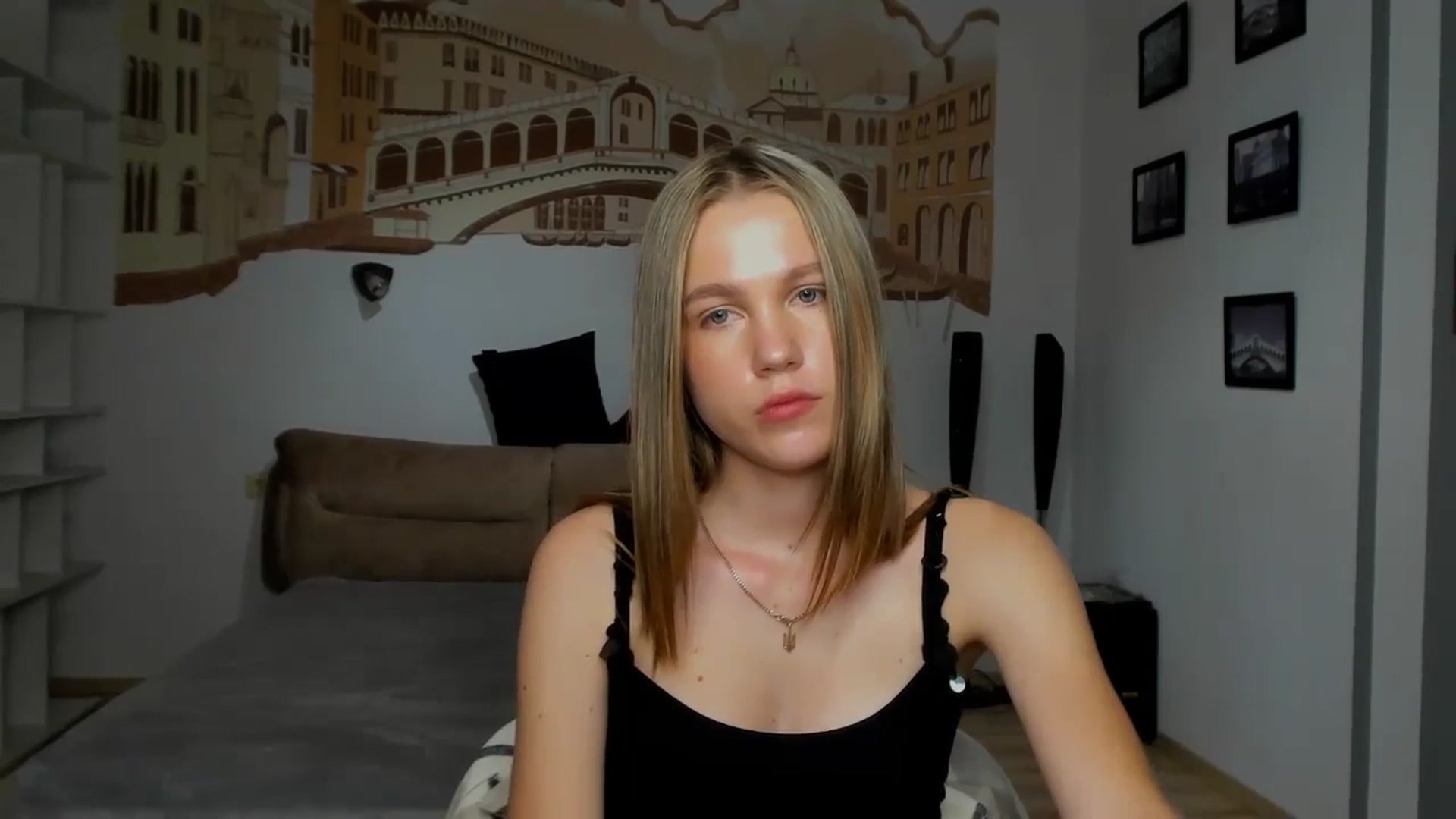 Gallery image thumbnail from Kate_Lewiss's myfreecams stream on, 04/10/2024, 11:04 image 17 of 20