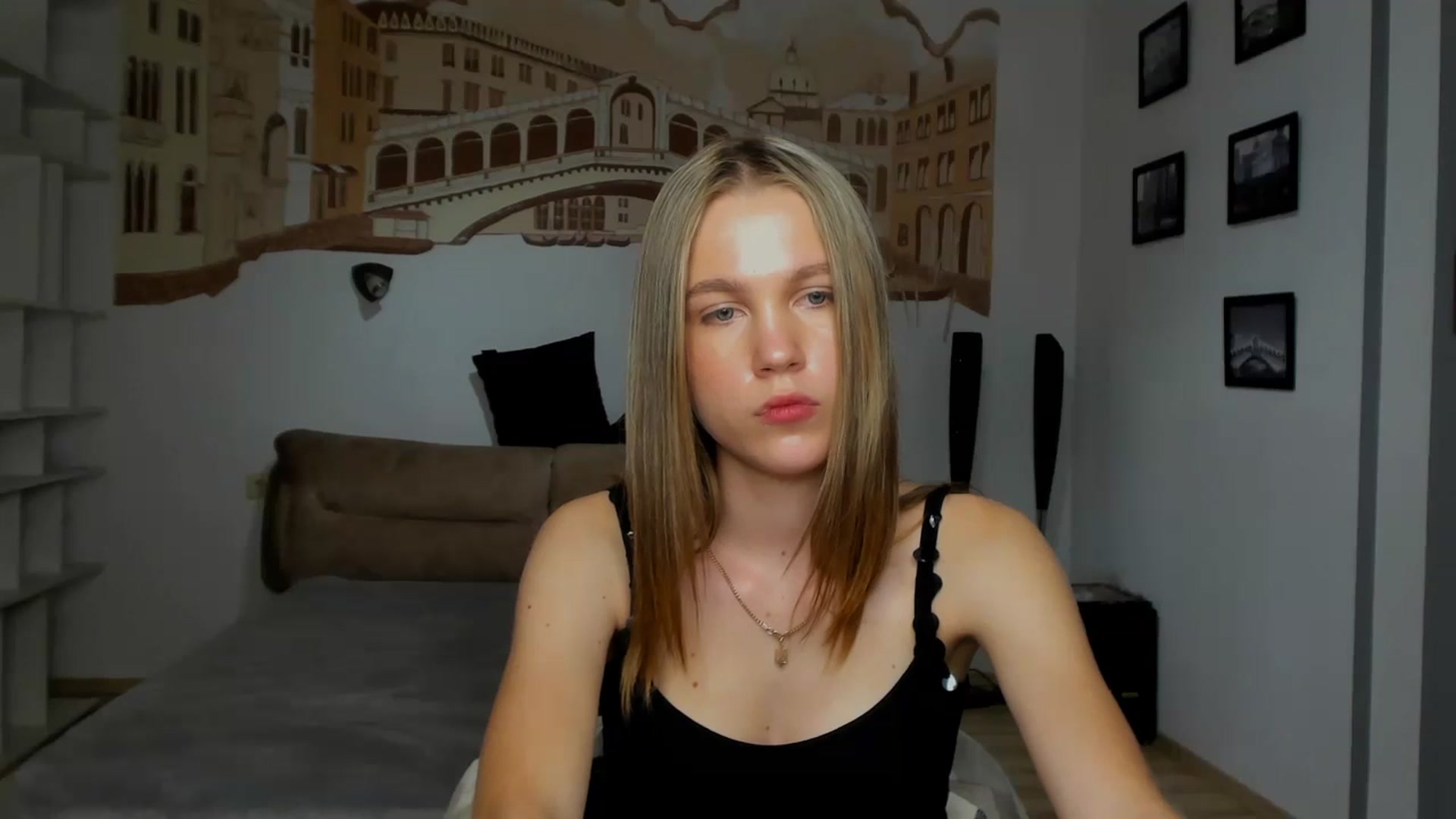 Gallery image thumbnail from Kate_Lewiss's myfreecams stream on, 04/10/2024, 11:04 image 14 of 20