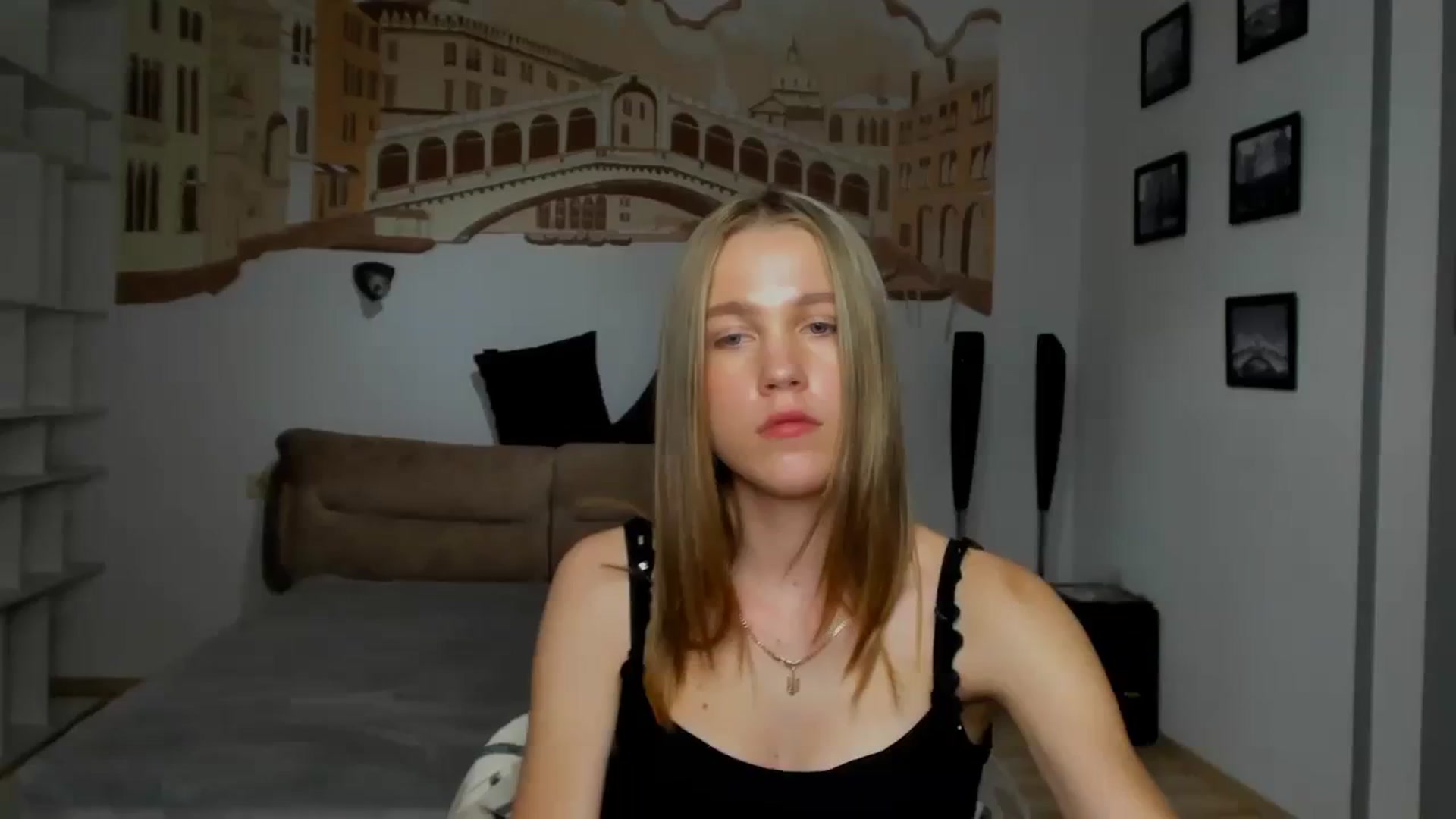 Gallery image thumbnail from Kate_Lewiss's myfreecams stream on, 04/10/2024, 11:04 image 20 of 20