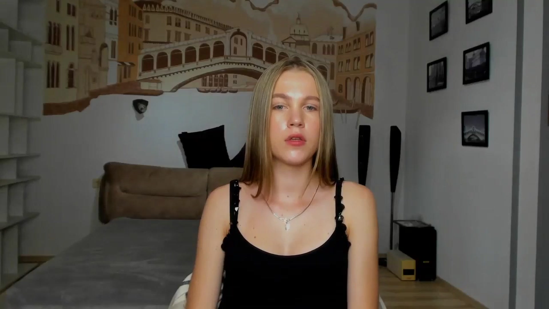 Gallery image thumbnail from Kate_Lewiss's myfreecams stream on, 04/10/2024, 11:04 image 15 of 20