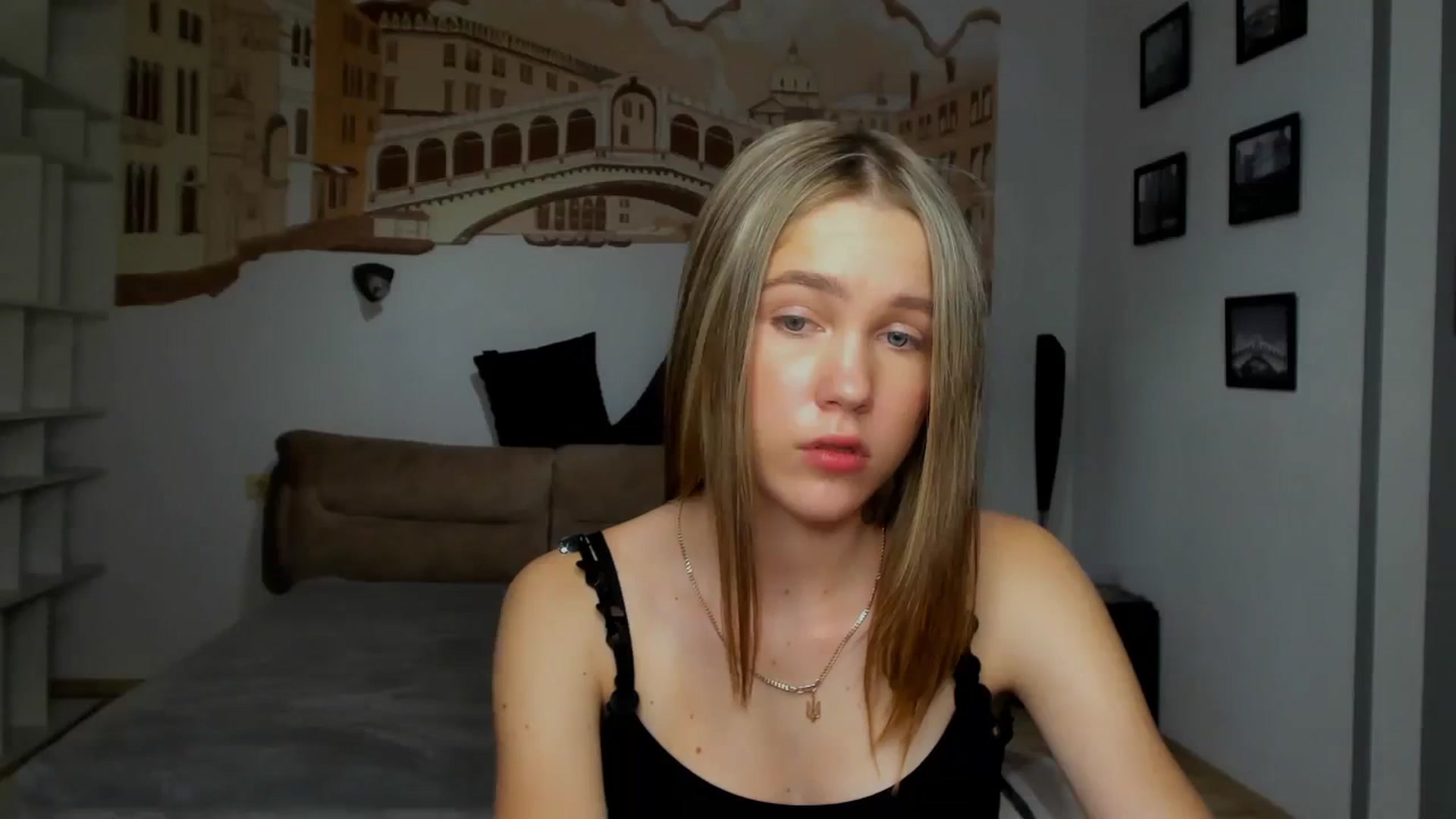 Gallery image thumbnail from Kate_Lewiss's myfreecams stream on, 04/10/2024, 11:04 image 7 of 20
