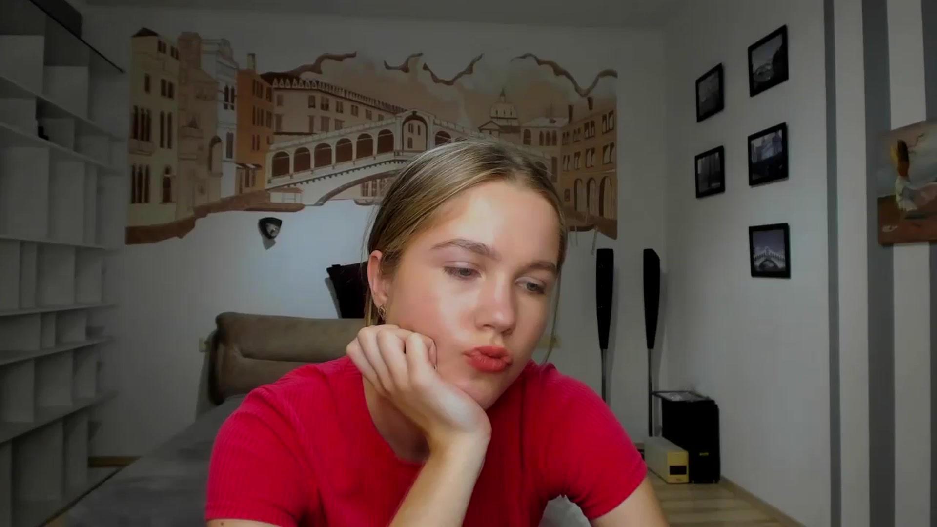 Gallery image thumbnail from Kate_Lewiss's myfreecams stream on, 04/11/2024, 11:03 image 13 of 20