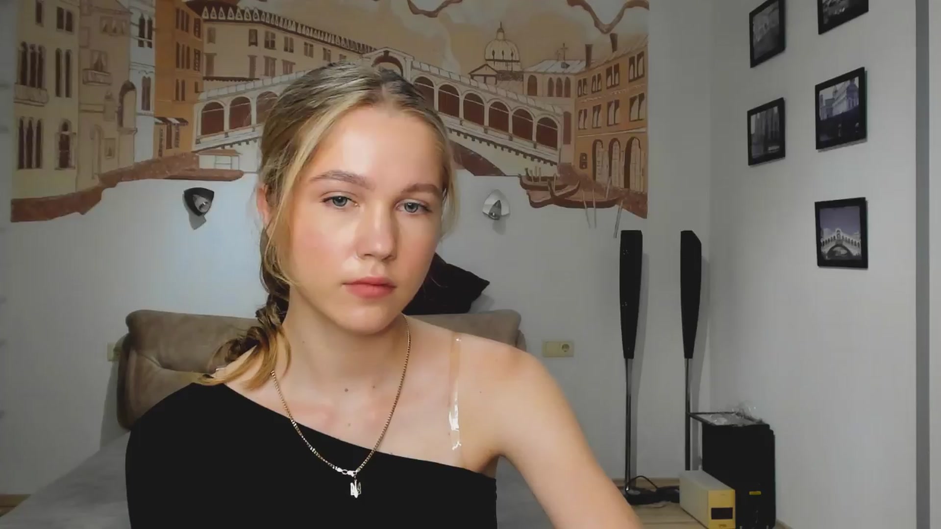 Gallery image thumbnail from Kate_Lewiss's myfreecams stream on, 04/13/2024, 09:53 image 15 of 20