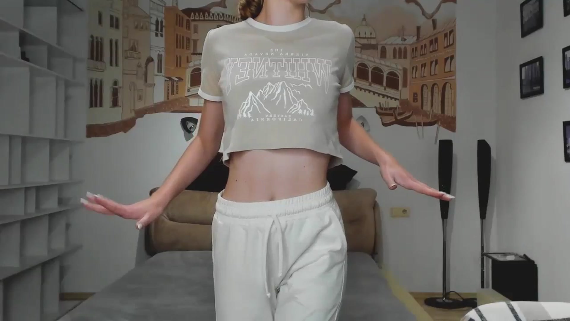 Gallery image thumbnail from Kate_Lewiss's myfreecams stream on, 04/14/2024, 11:03 image 14 of 20