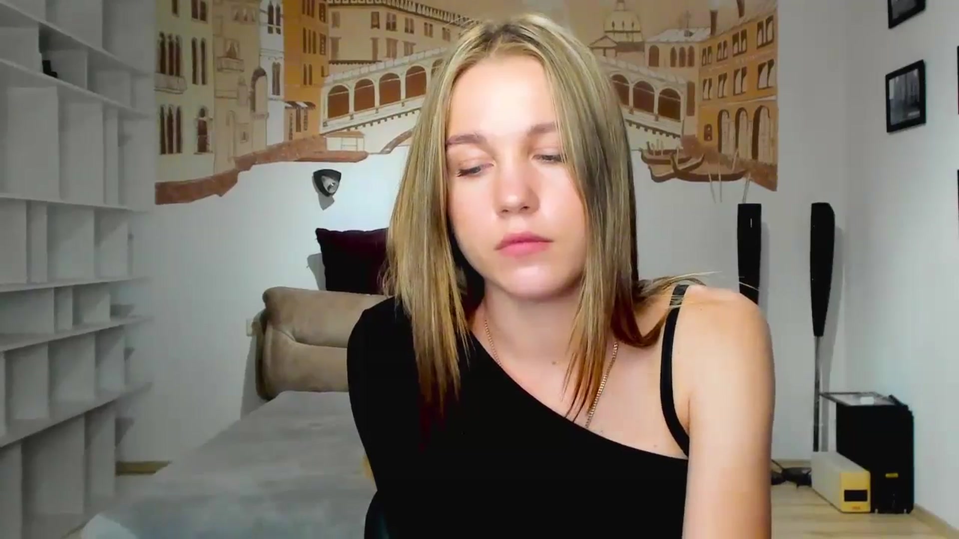 Gallery image thumbnail from Kate_Lewiss's myfreecams stream on, 04/17/2024, 11:01 image 16 of 20