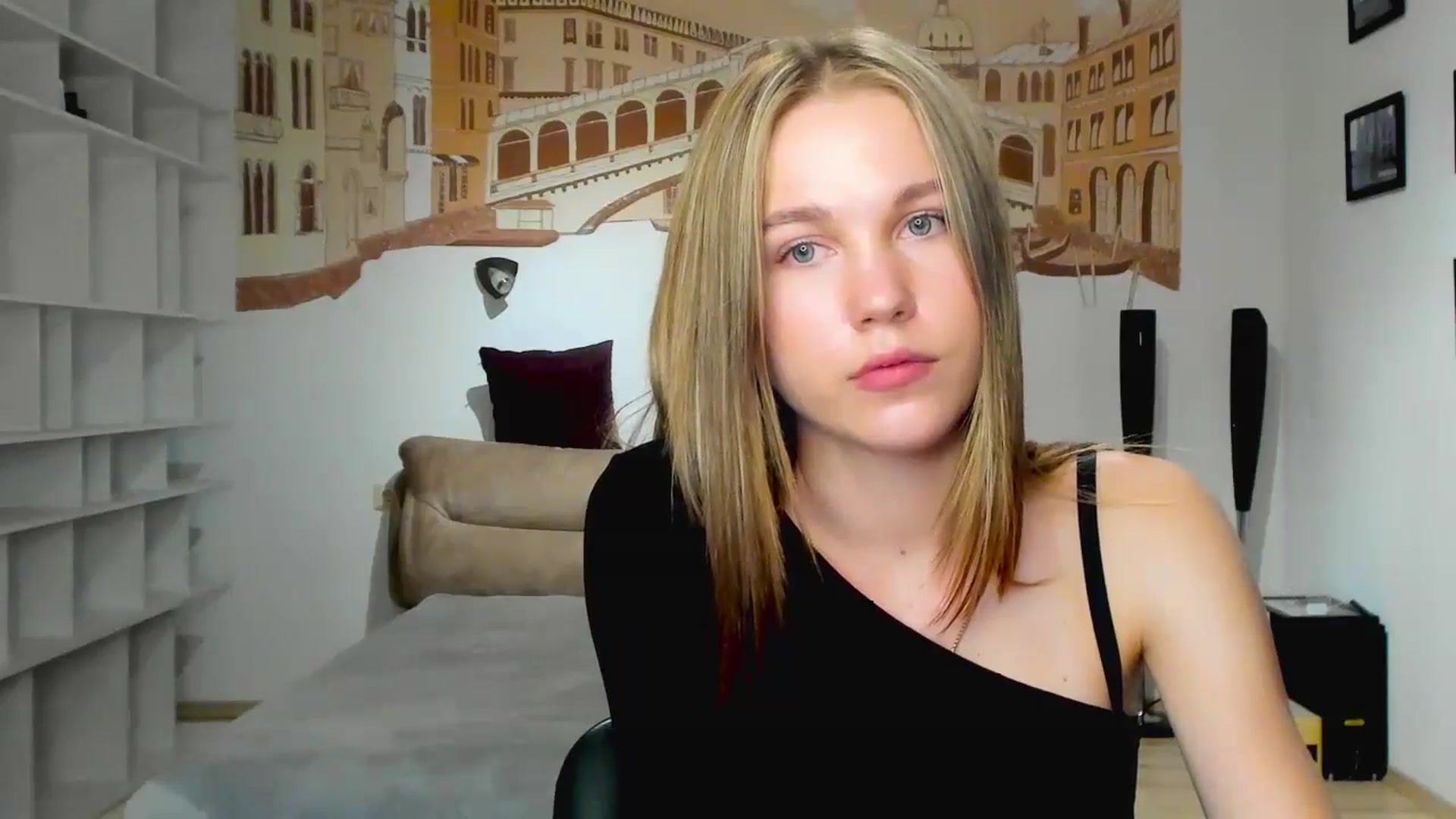 Gallery image thumbnail from Kate_Lewiss's myfreecams stream on, 04/17/2024, 11:01 image 17 of 20