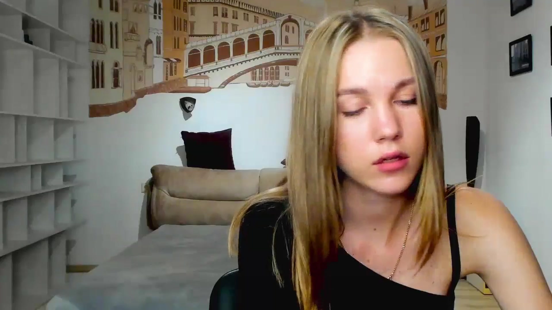 Gallery image thumbnail from Kate_Lewiss's myfreecams stream on, 04/17/2024, 11:01 image 18 of 20