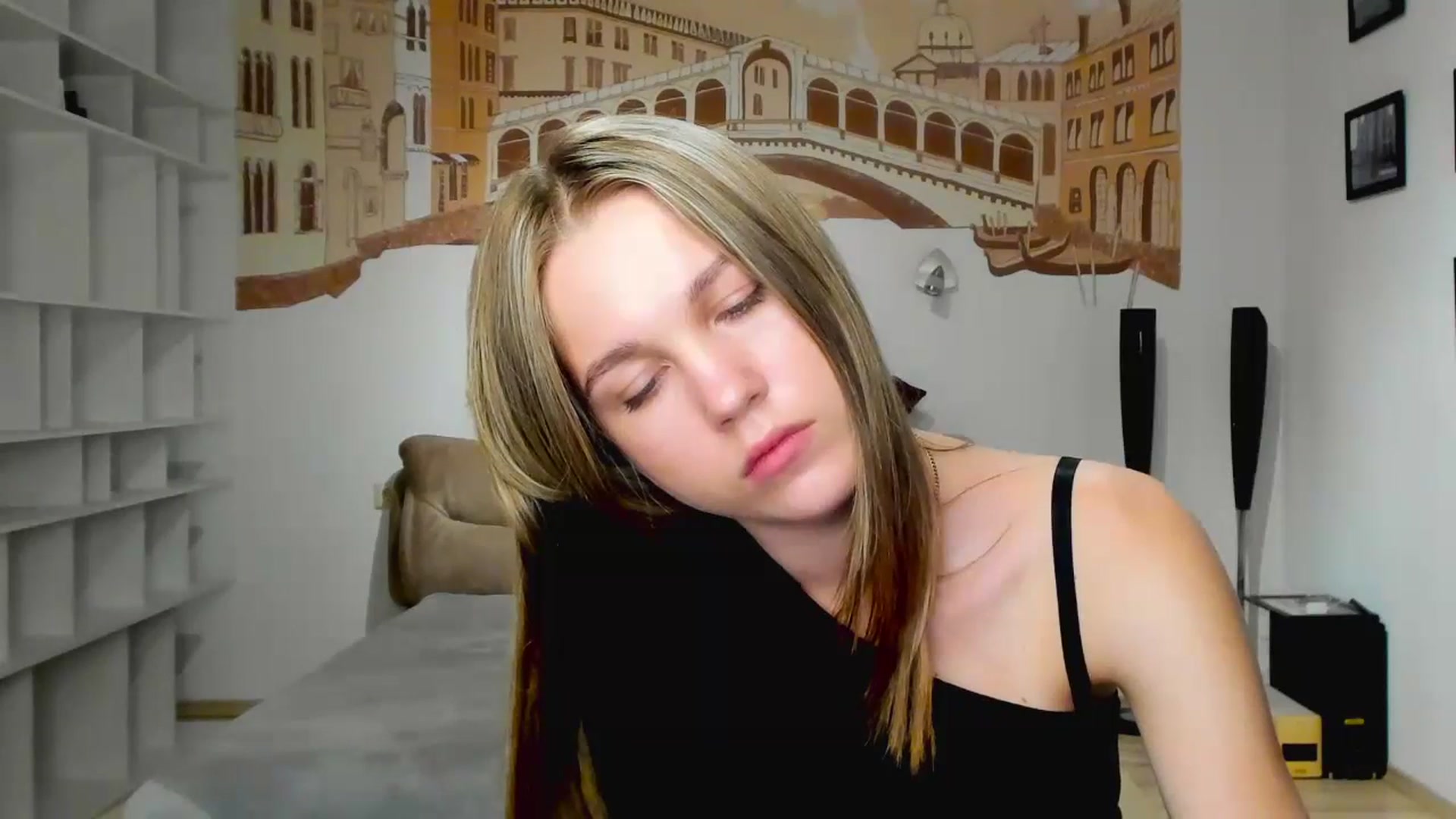 Gallery image thumbnail from Kate_Lewiss's myfreecams stream on, 04/17/2024, 11:01 image 8 of 20