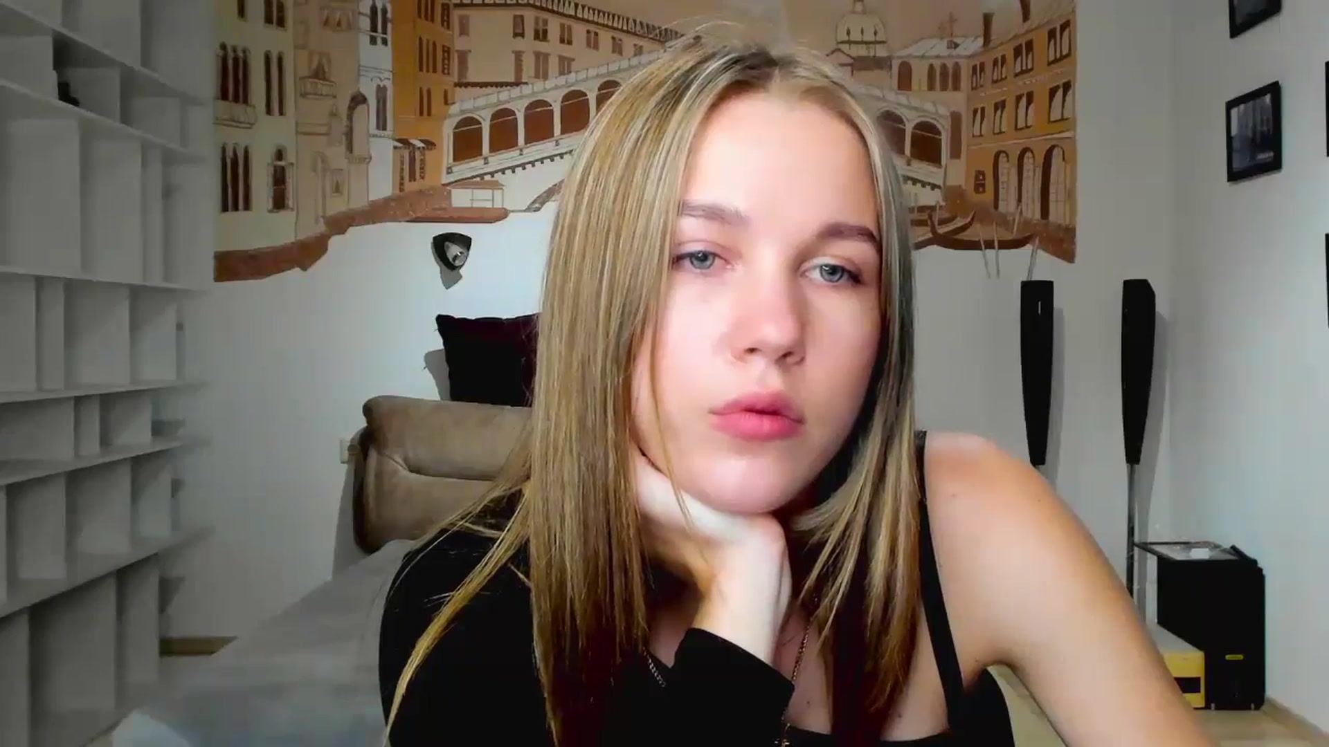 Gallery image thumbnail from Kate_Lewiss's myfreecams stream on, 04/17/2024, 11:01 image 4 of 20