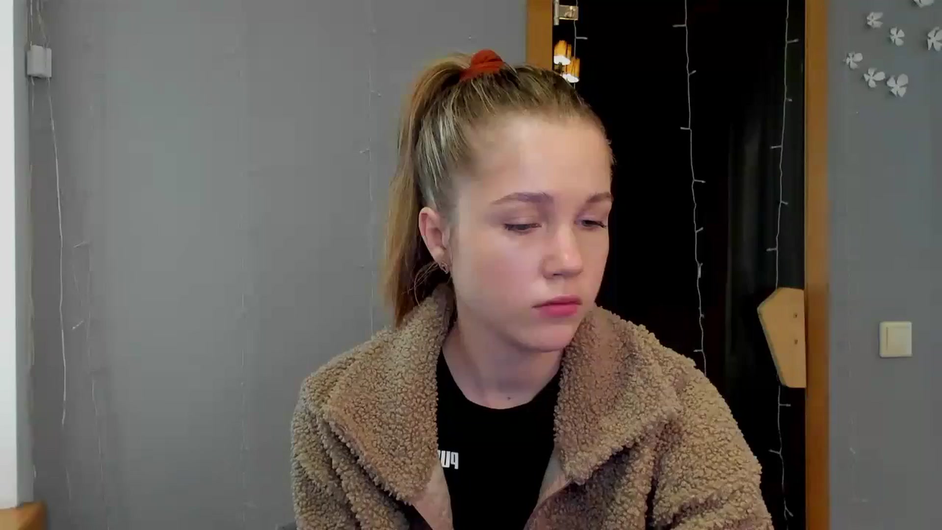Gallery image thumbnail from Kate_Lewiss's myfreecams stream on, 04/18/2024, 07:28 image 1 of 20