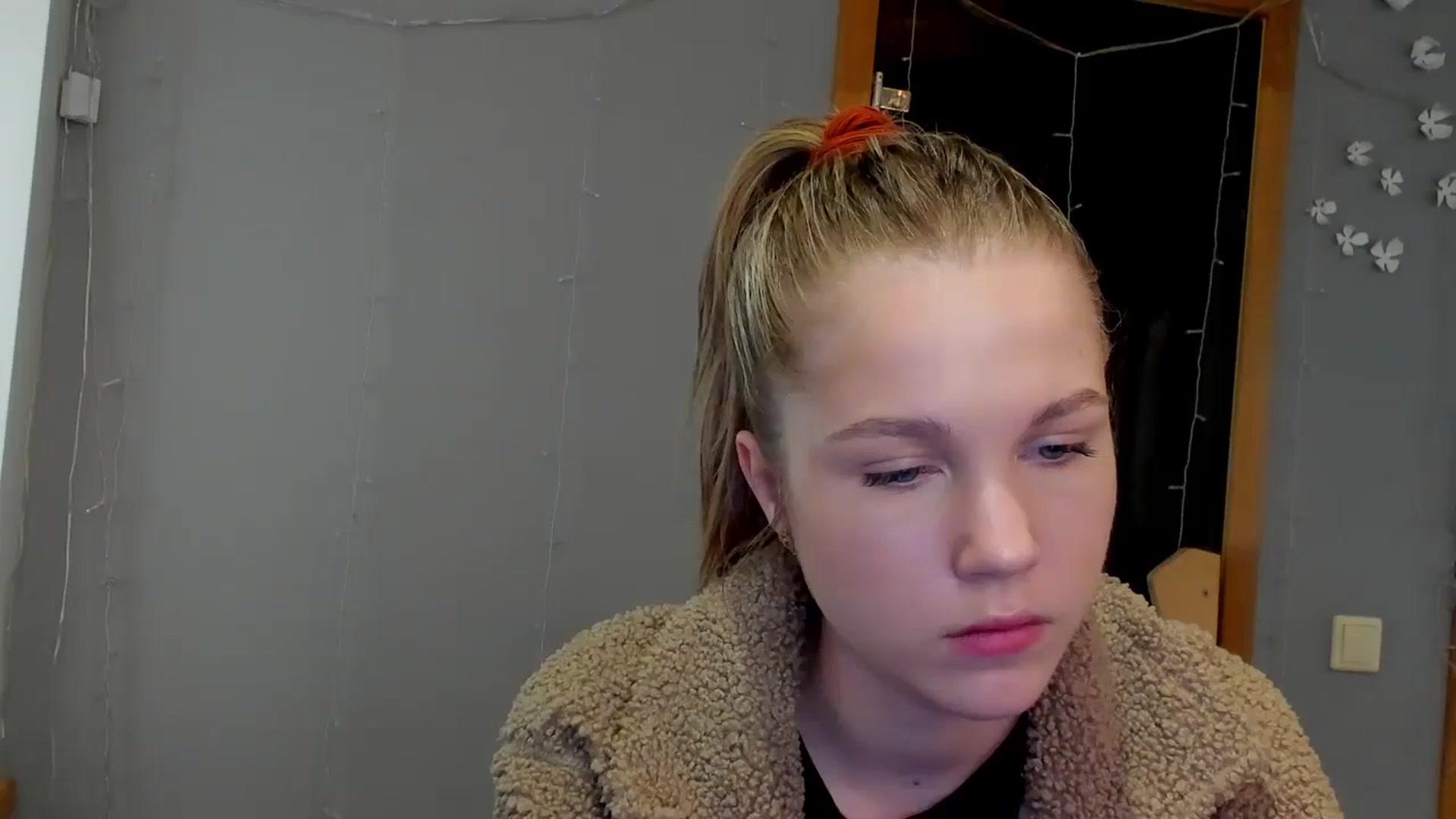 Gallery image thumbnail from Kate_Lewiss's myfreecams stream on, 04/18/2024, 07:28 image 15 of 20