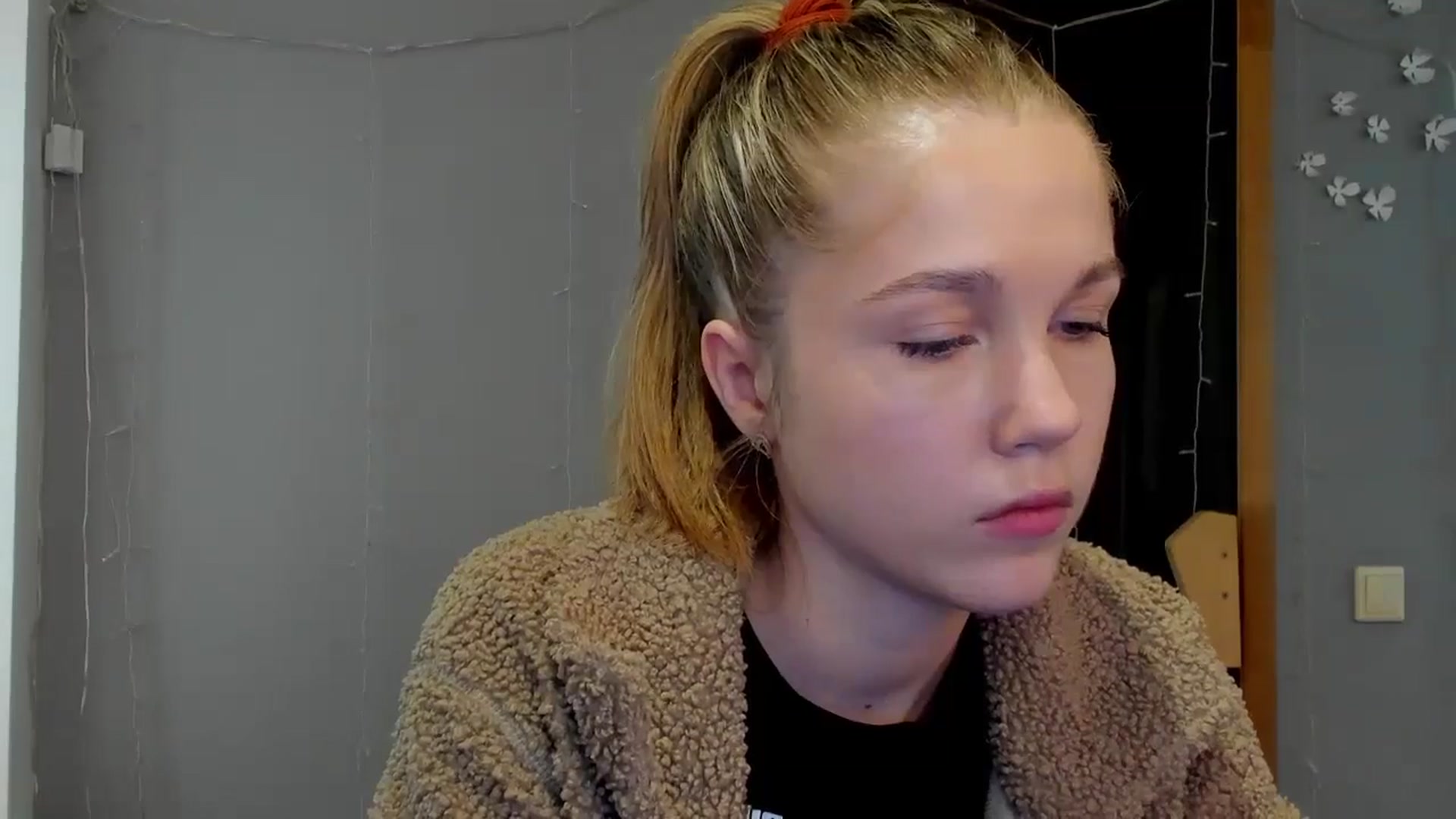 Gallery image thumbnail from Kate_Lewiss's myfreecams stream on, 04/18/2024, 07:57 image 19 of 20