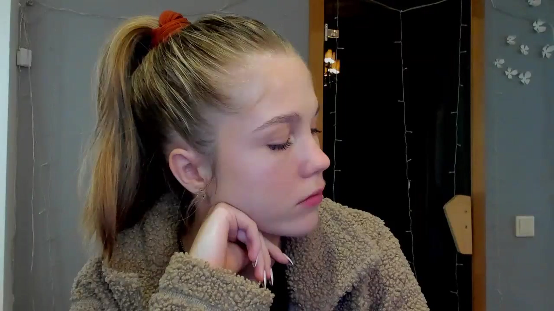 Gallery image thumbnail from Kate_Lewiss's myfreecams stream on, 04/18/2024, 07:57 image 7 of 20