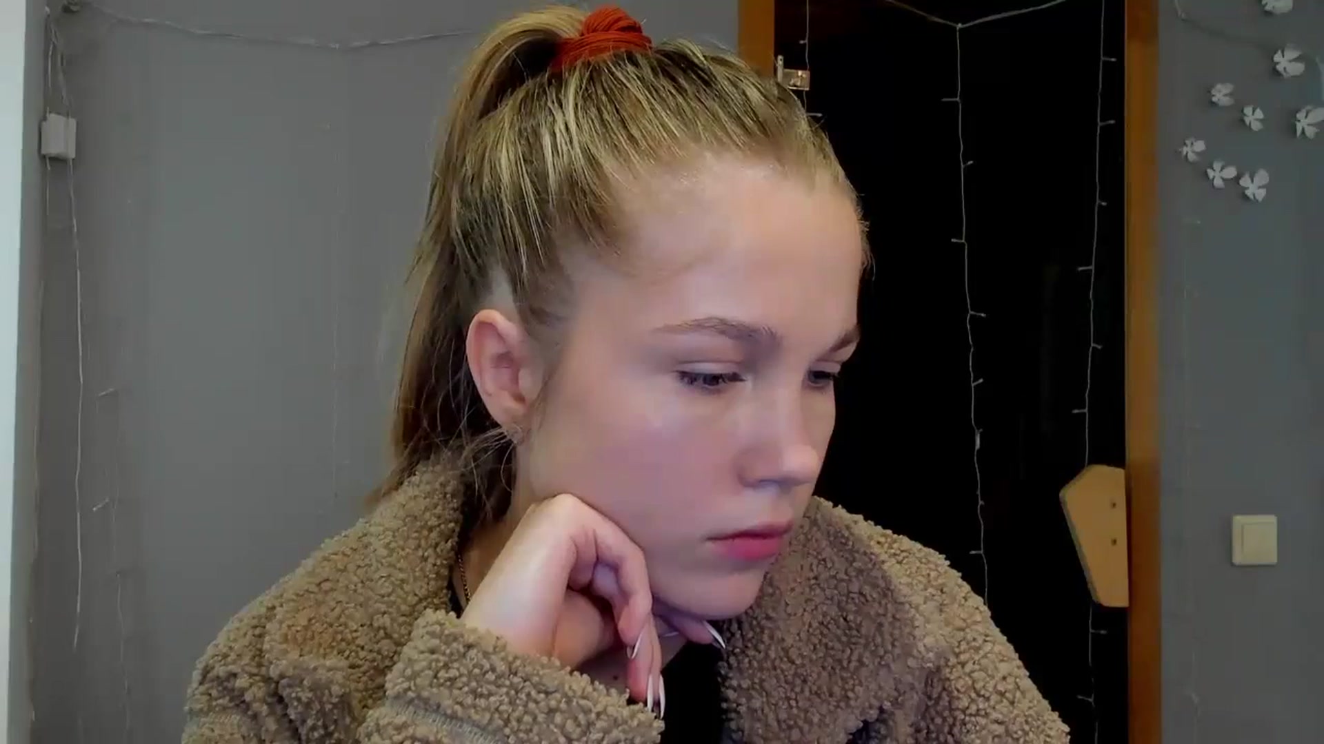 Gallery image thumbnail from Kate_Lewiss's myfreecams stream on, 04/18/2024, 07:57 image 8 of 20