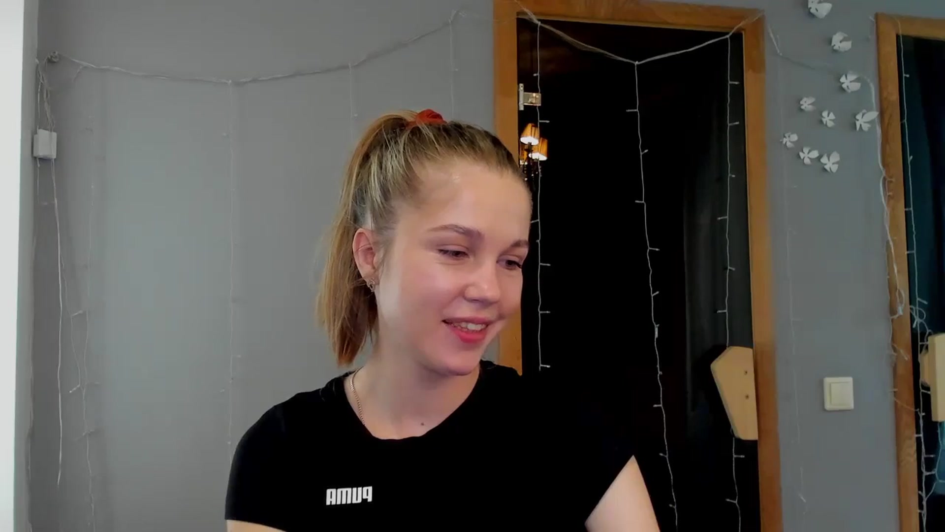 Gallery image thumbnail from Kate_Lewiss's myfreecams stream on, 04/18/2024, 09:32 image 15 of 20